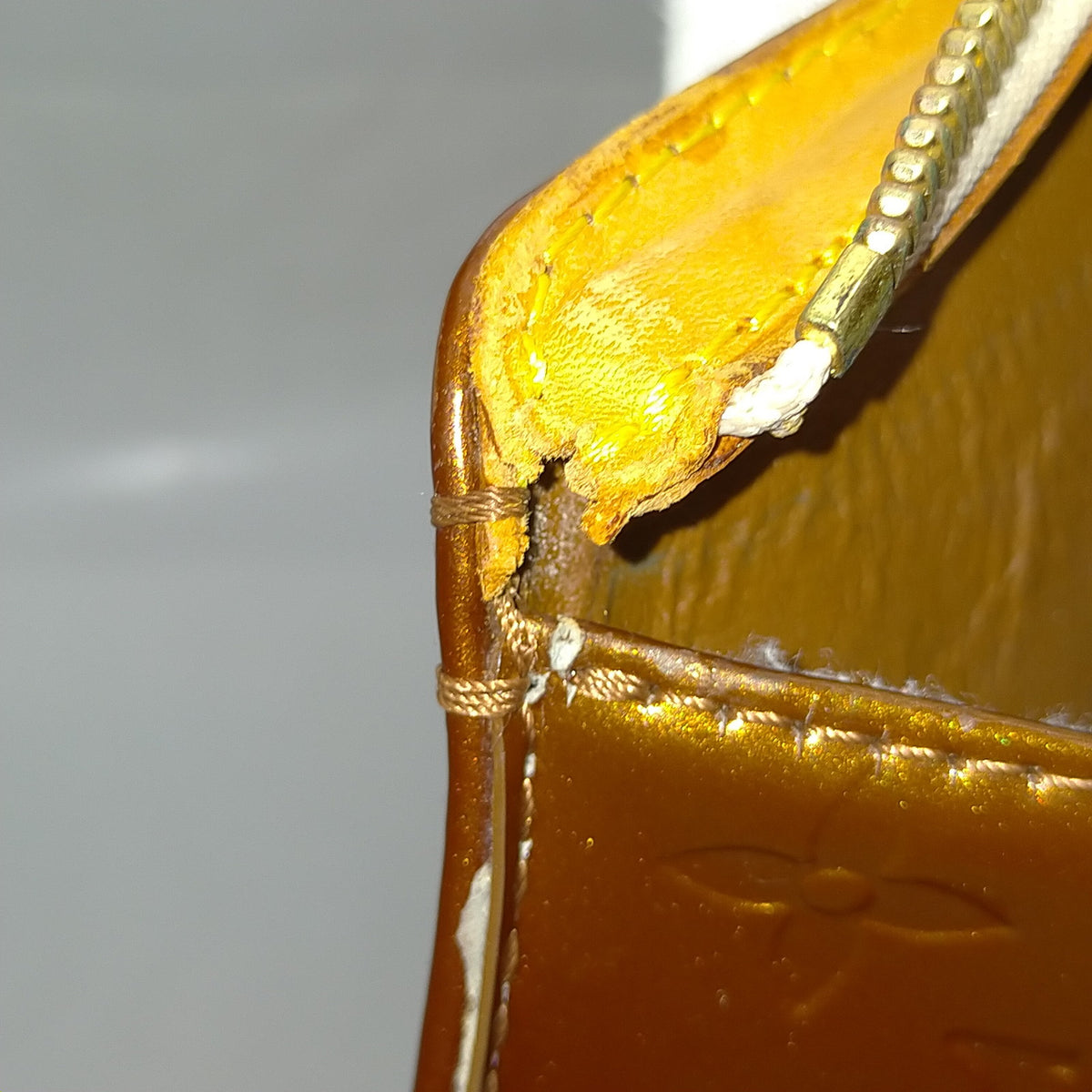 Louis Vuitton Bronze Vernis Forsyth Handbag — detail 8