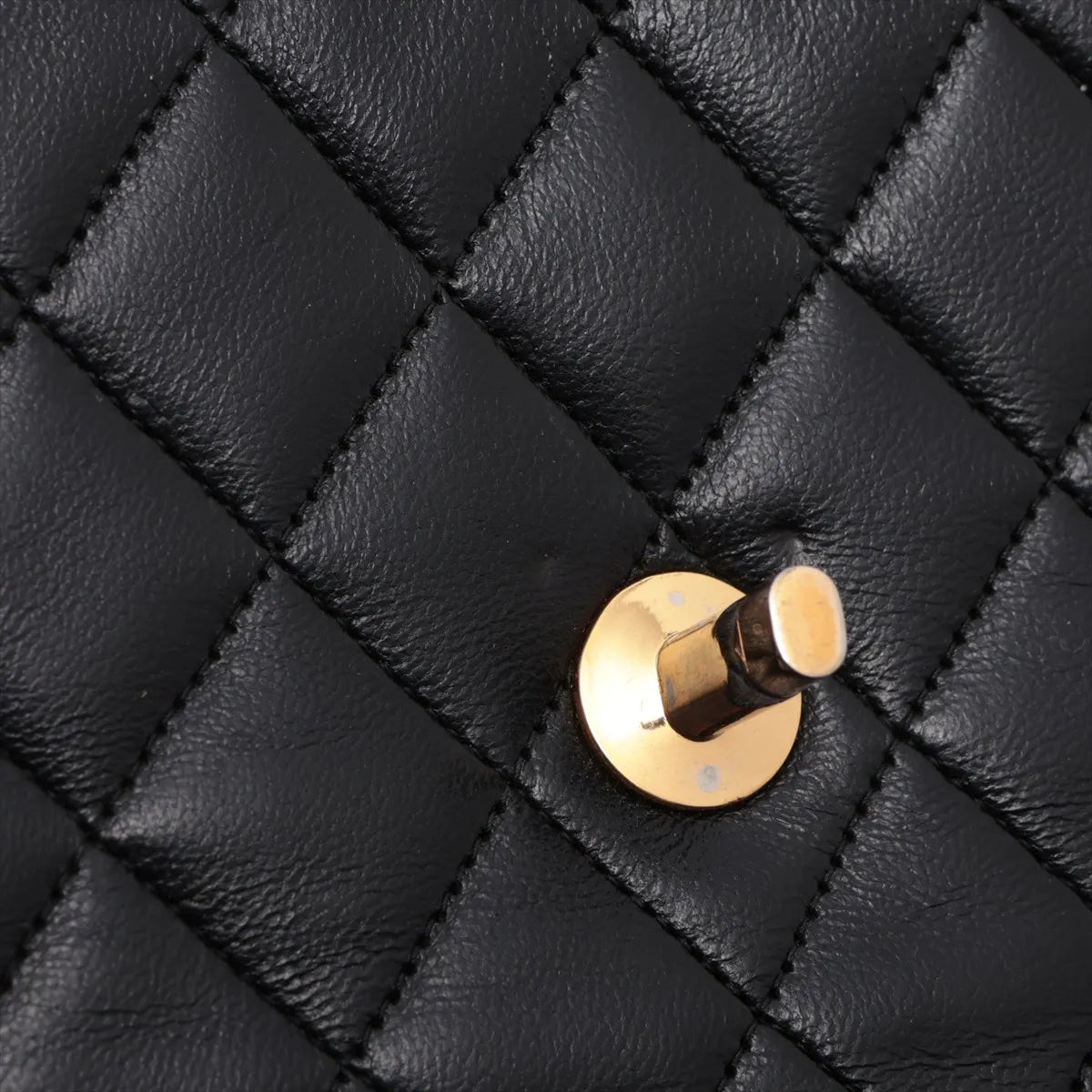 Chanel CC Logo Matelasse Lambskin Chain Shoulder Bag Black — product photo 10