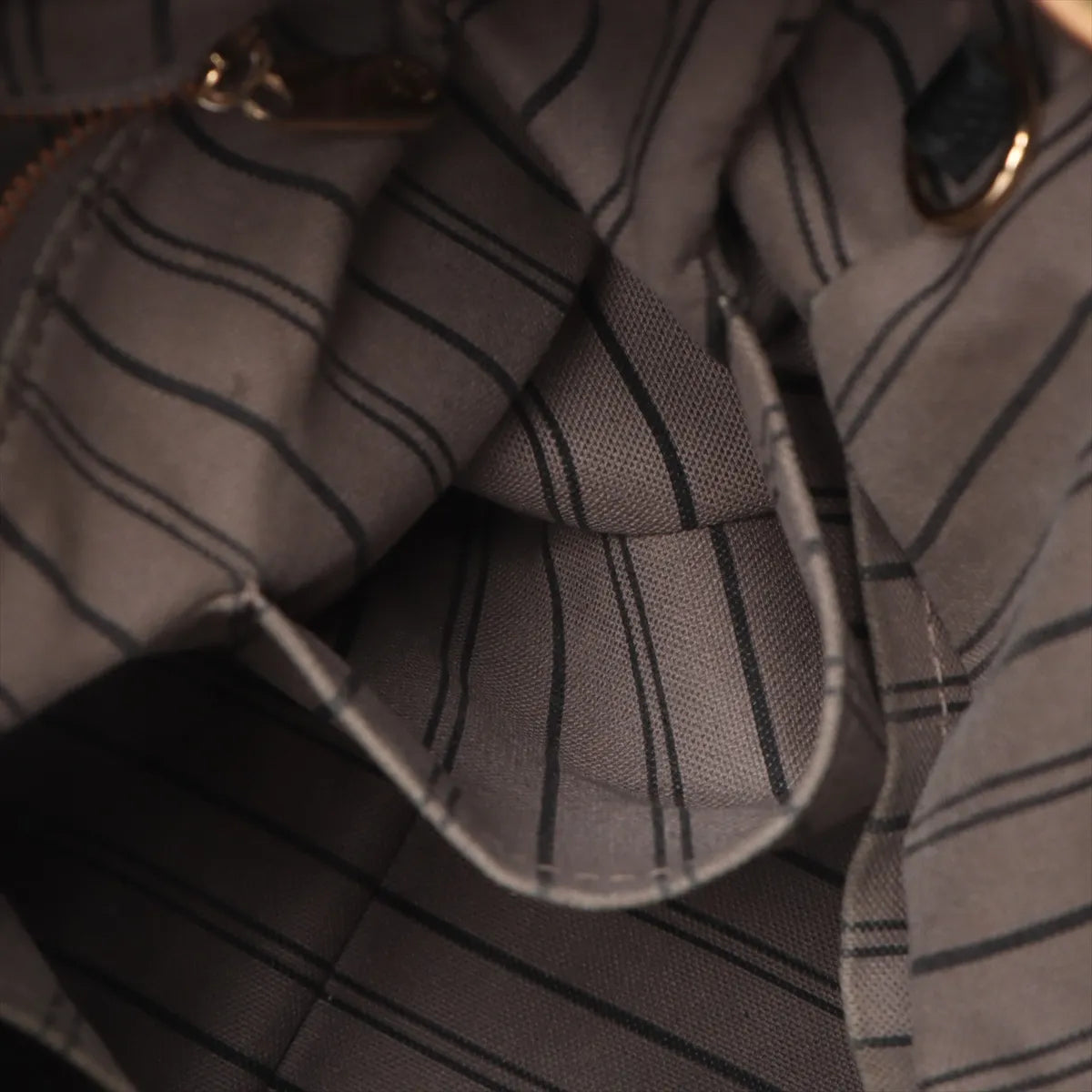 Louis Vuitton Monogram Empreinte Artsy MM