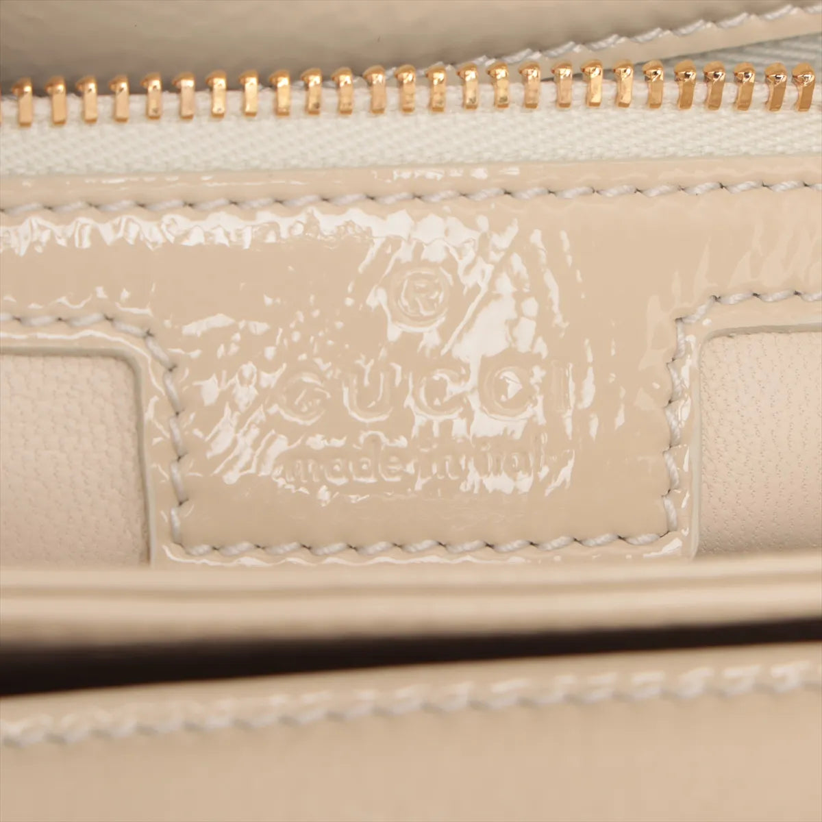 Gucci GG Logo Pochette Patent Leather Chain Shoulder Bag Beige