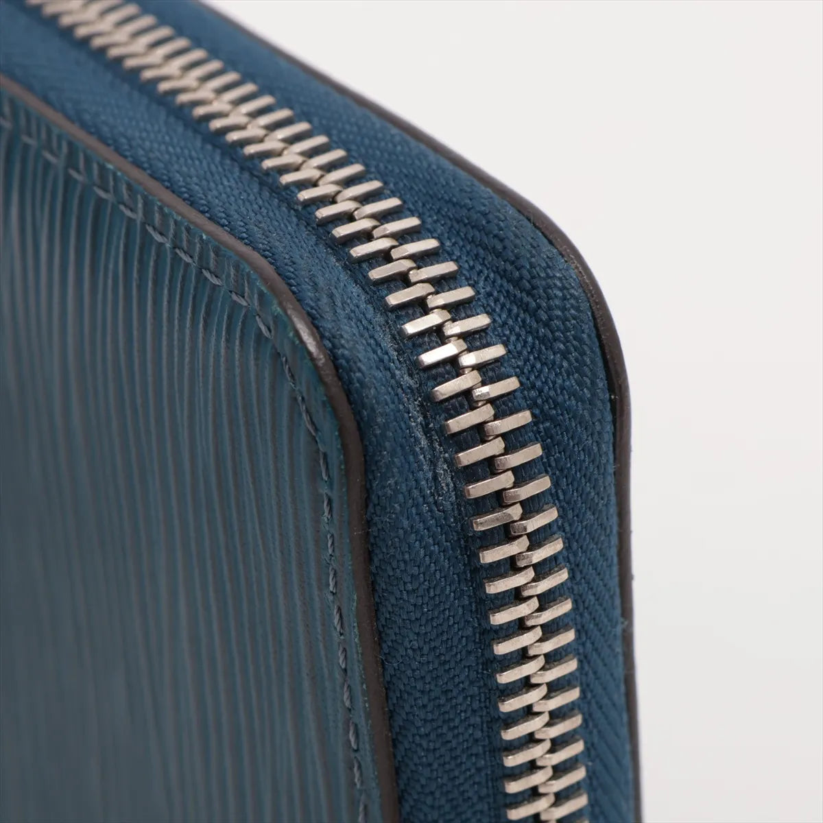 Louis Vuitton Epi Vertical Zippy Wallet Blue
