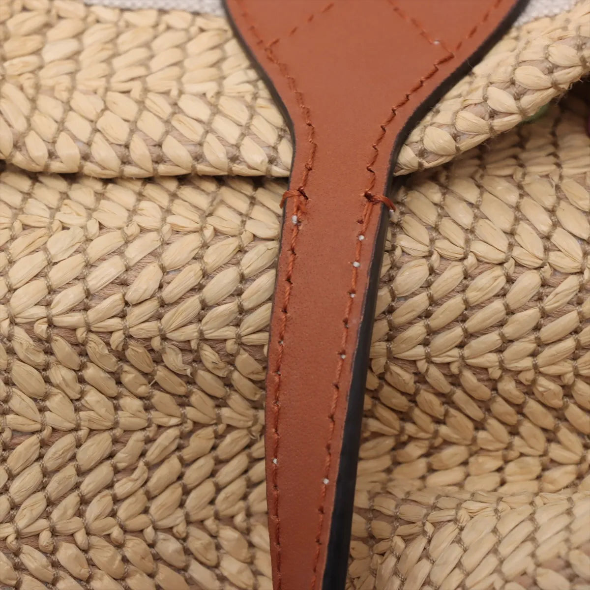 Gucci Patch Raffia x Leather Handbag Beige
