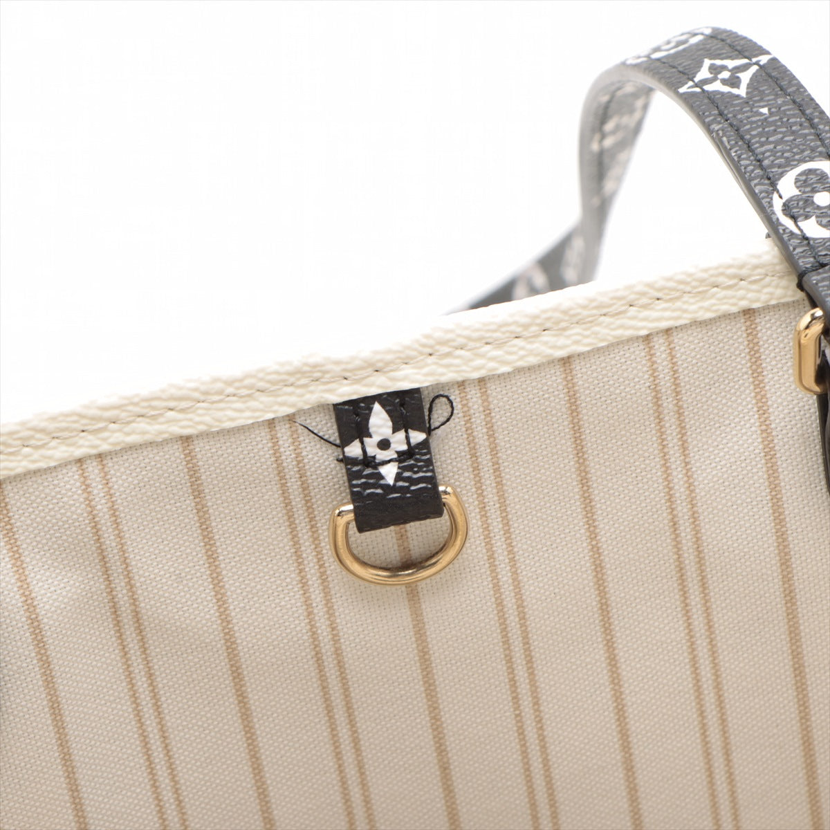 Louis Vuitton Monogram Jungle On the Go GM