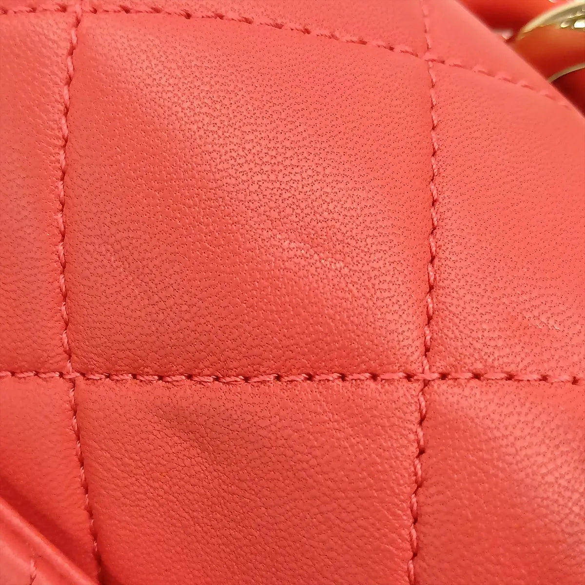 Chanel CC Logo Matelasse Lambskin Chain Shoulder Bag Red