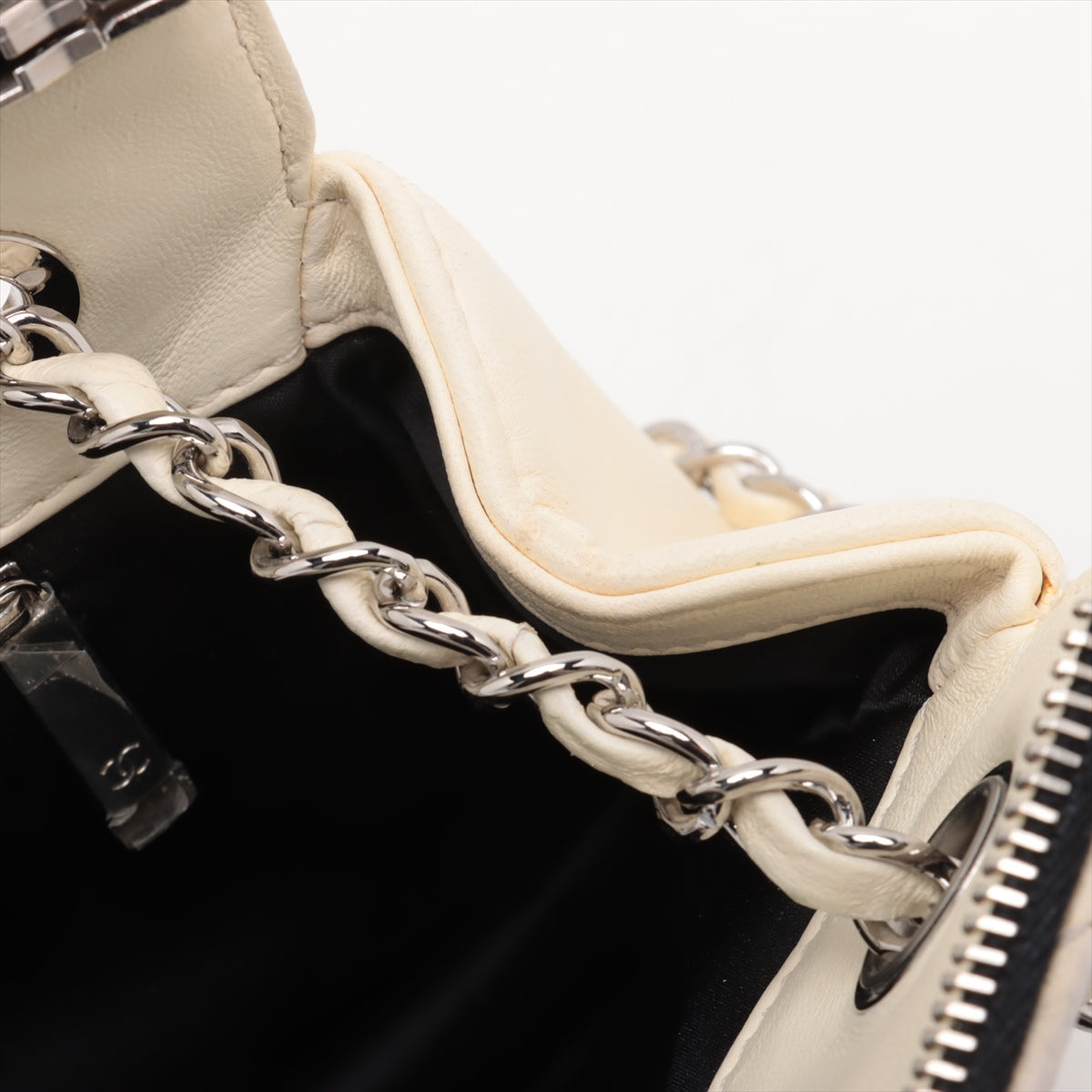 Chanel CC Logo Blizzard Matelasse Lambskin Chain Zip Top Flap Bag Black × White