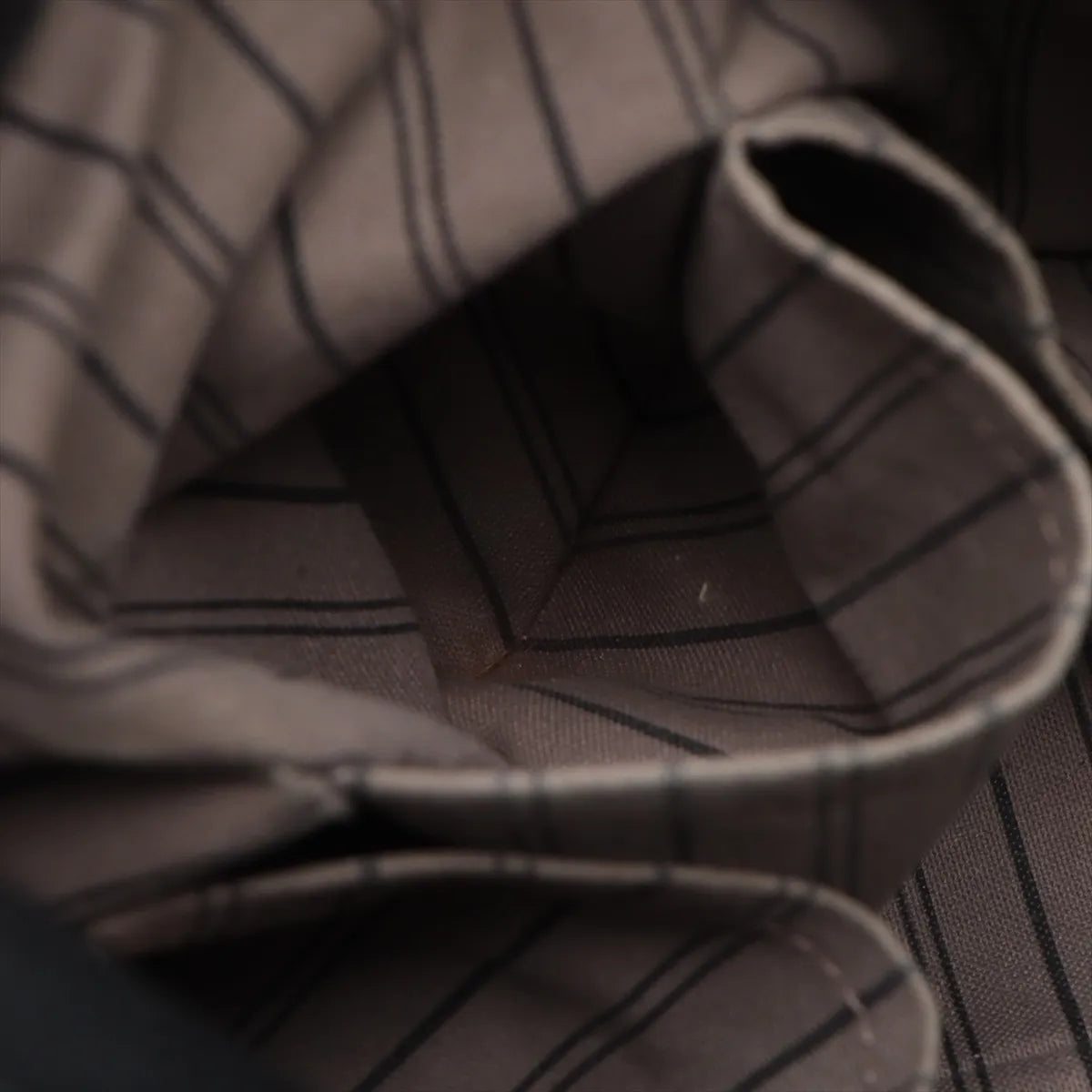 Louis Vuitton Monogram Empreinte Artsy MM