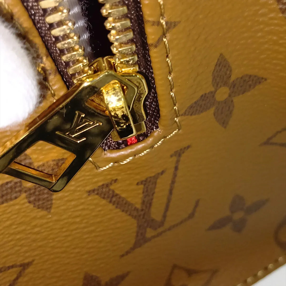 Louis Vuitton Giant Monogram Reverse On the Go East-West — product photo 15