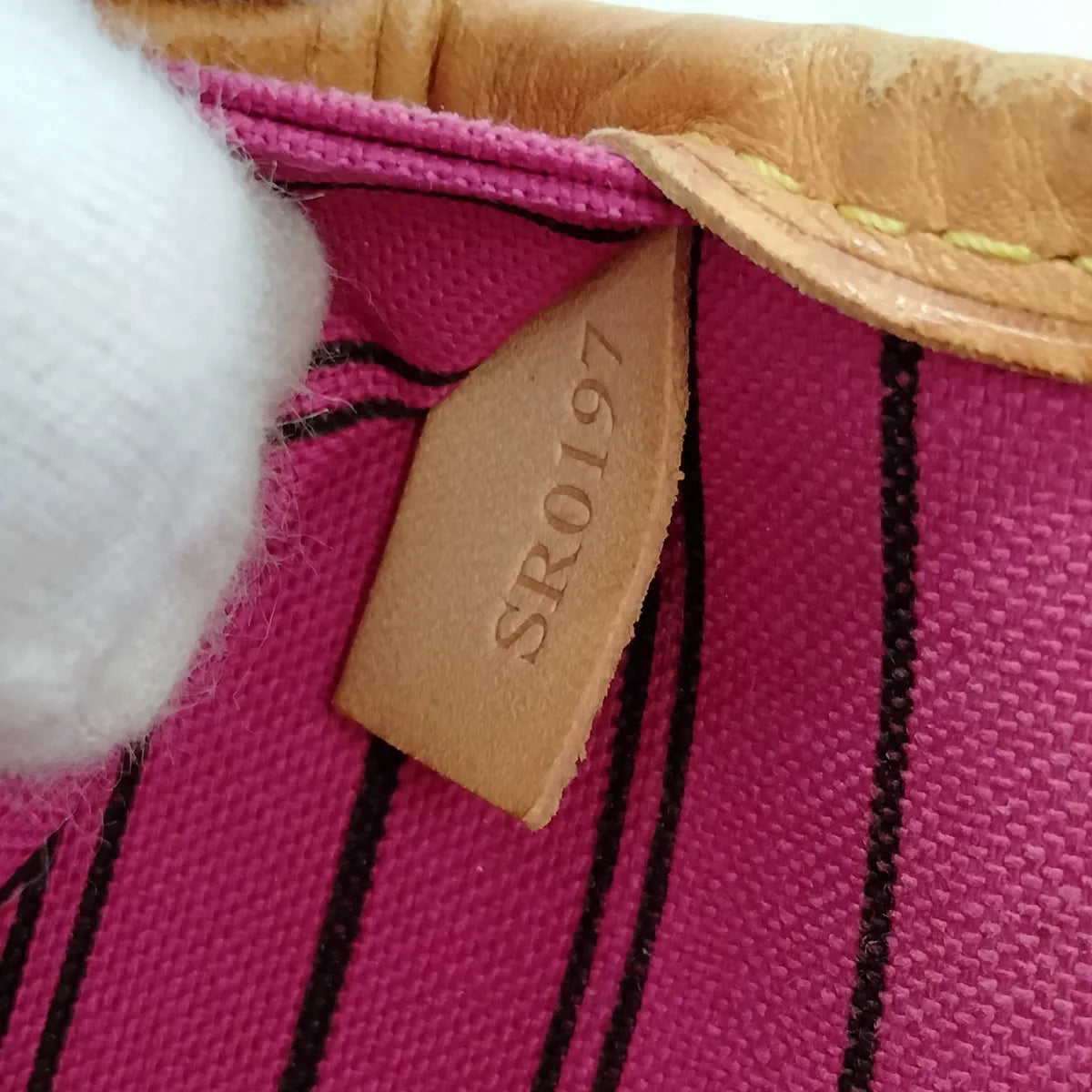 Louis Vuitton Monogram Neverfull MM Tote Bag Fuchsia