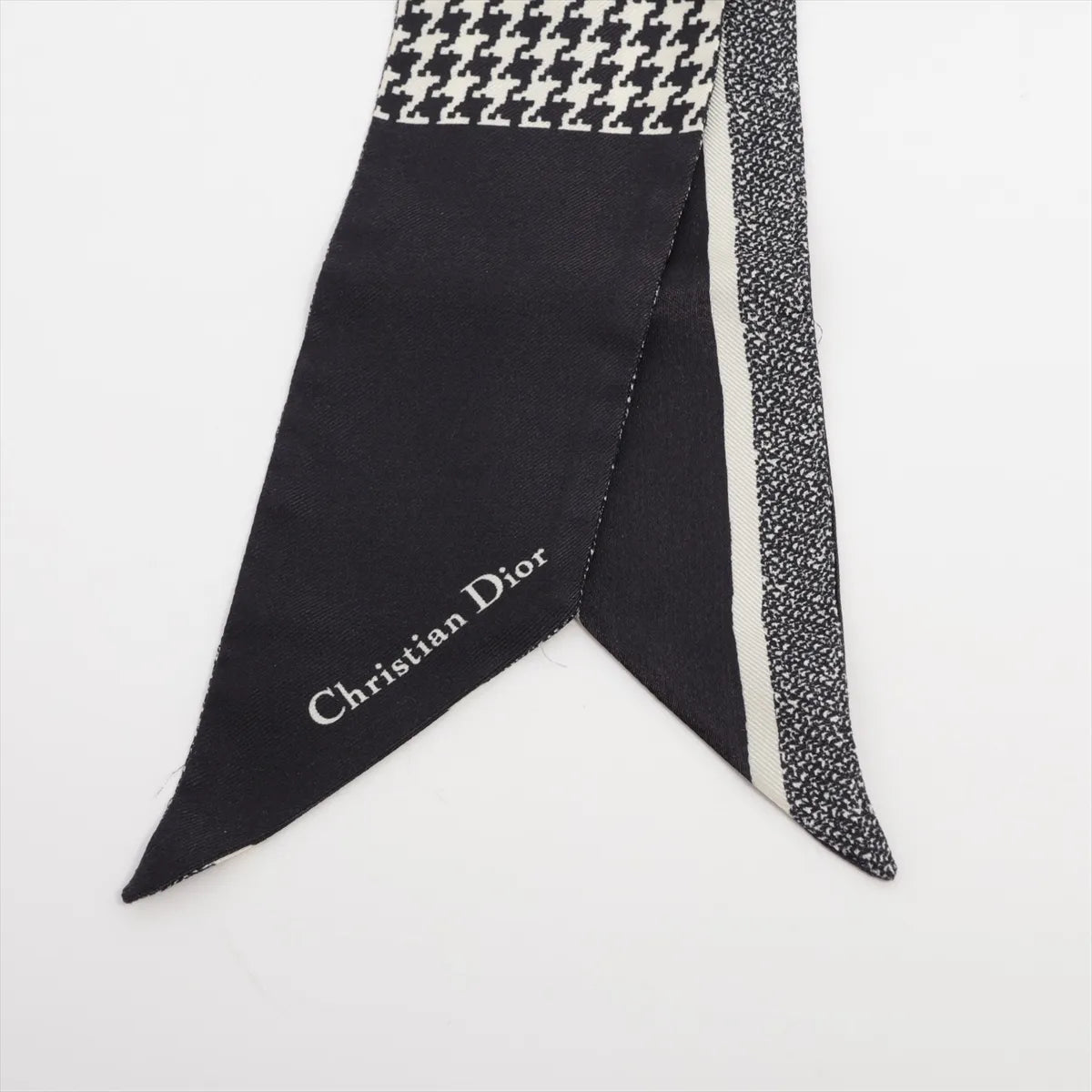 Dior 30 Montaigne Mitzah Scarf Black and White