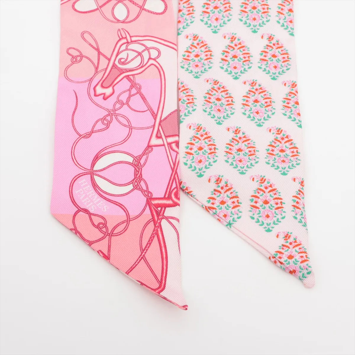 Hermes Twilly Coup de Fouet au Bloc Silk Pink