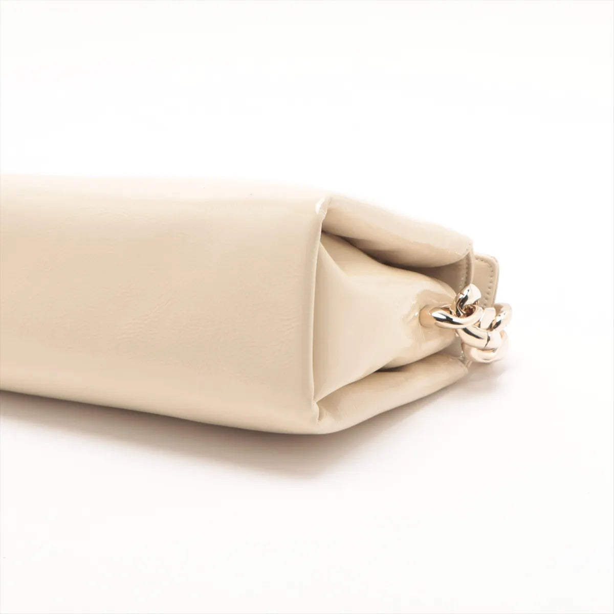 Gucci GG Logo Pochette Patent Leather Chain Shoulder Bag Beige