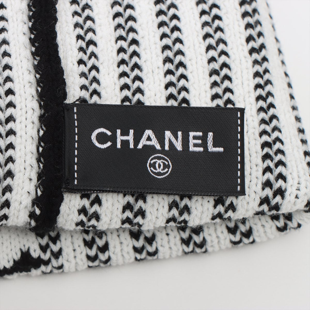 Best Seller Chanel CC Logo Leg Warmer Black x White