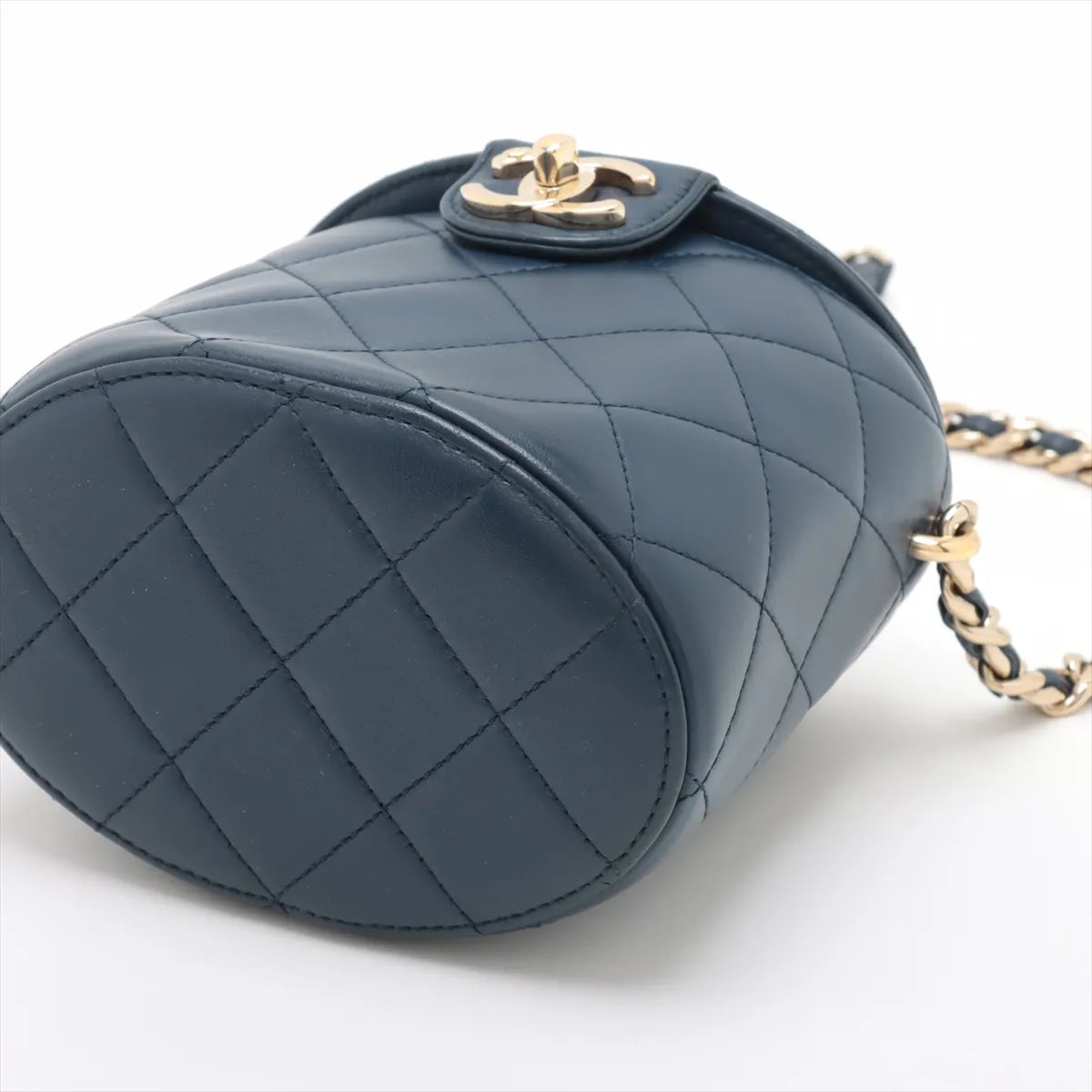 Chanel CC Logo Matelasse Lambskin Chain Shoulder Bag Navy Blue