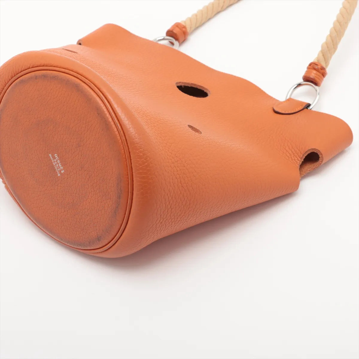 Hermès Mangeoire PM Taurillon Clemence Orange