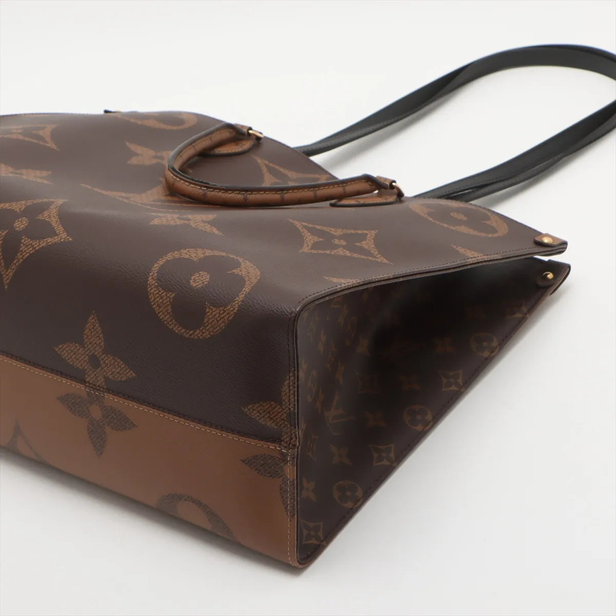 Louis Vuitton Giant Monogram Reverse On the Go GM