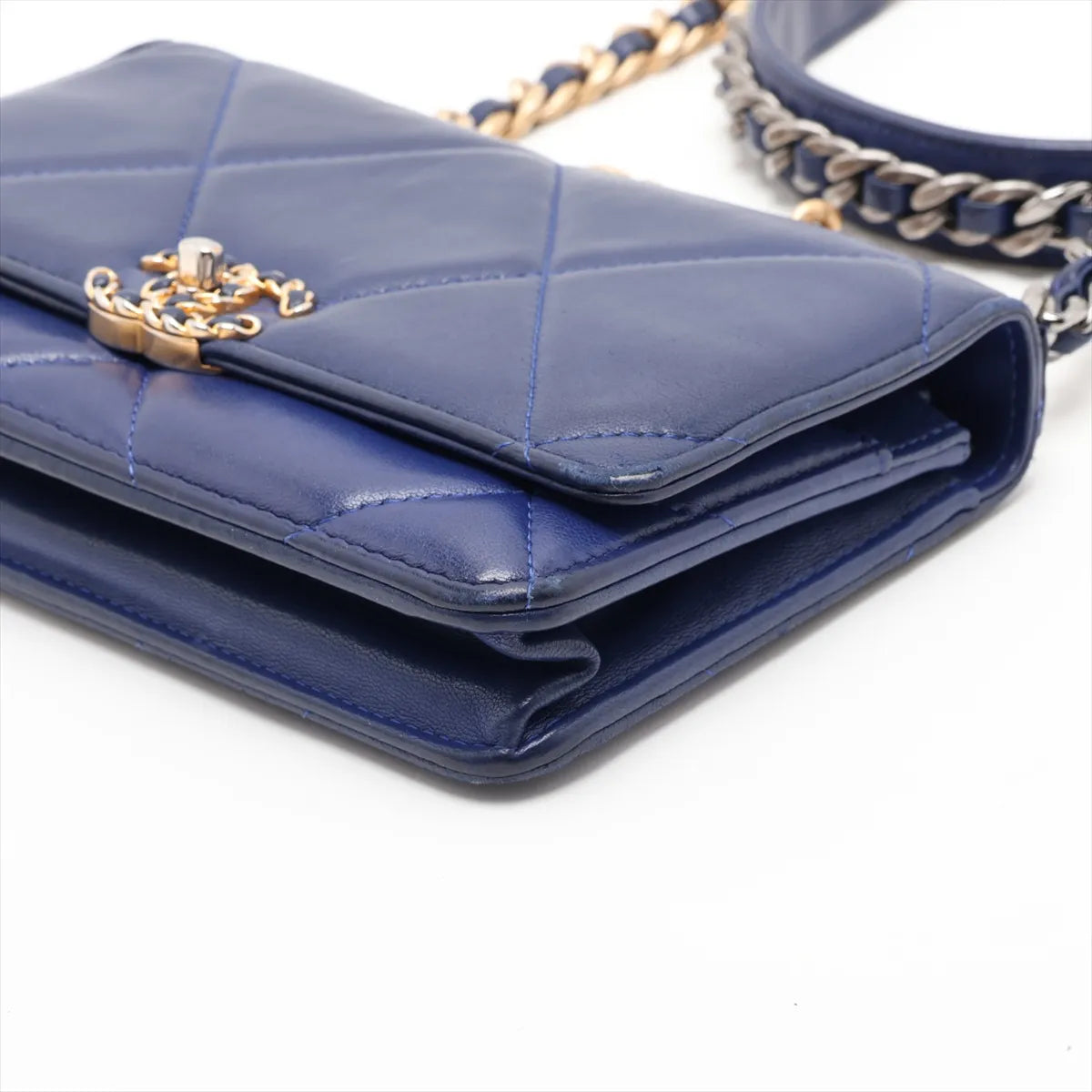 Chanel CHANEL 19 Lambskin Wallet on Chain Blue