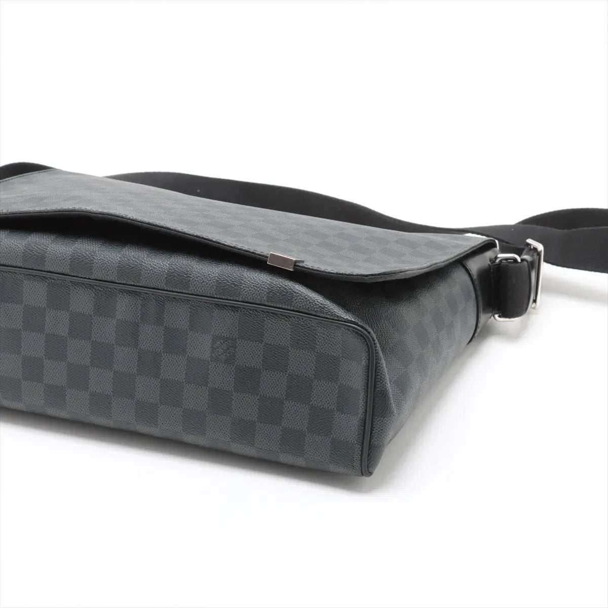Louis Vuitton Damier Graphite District GM Black