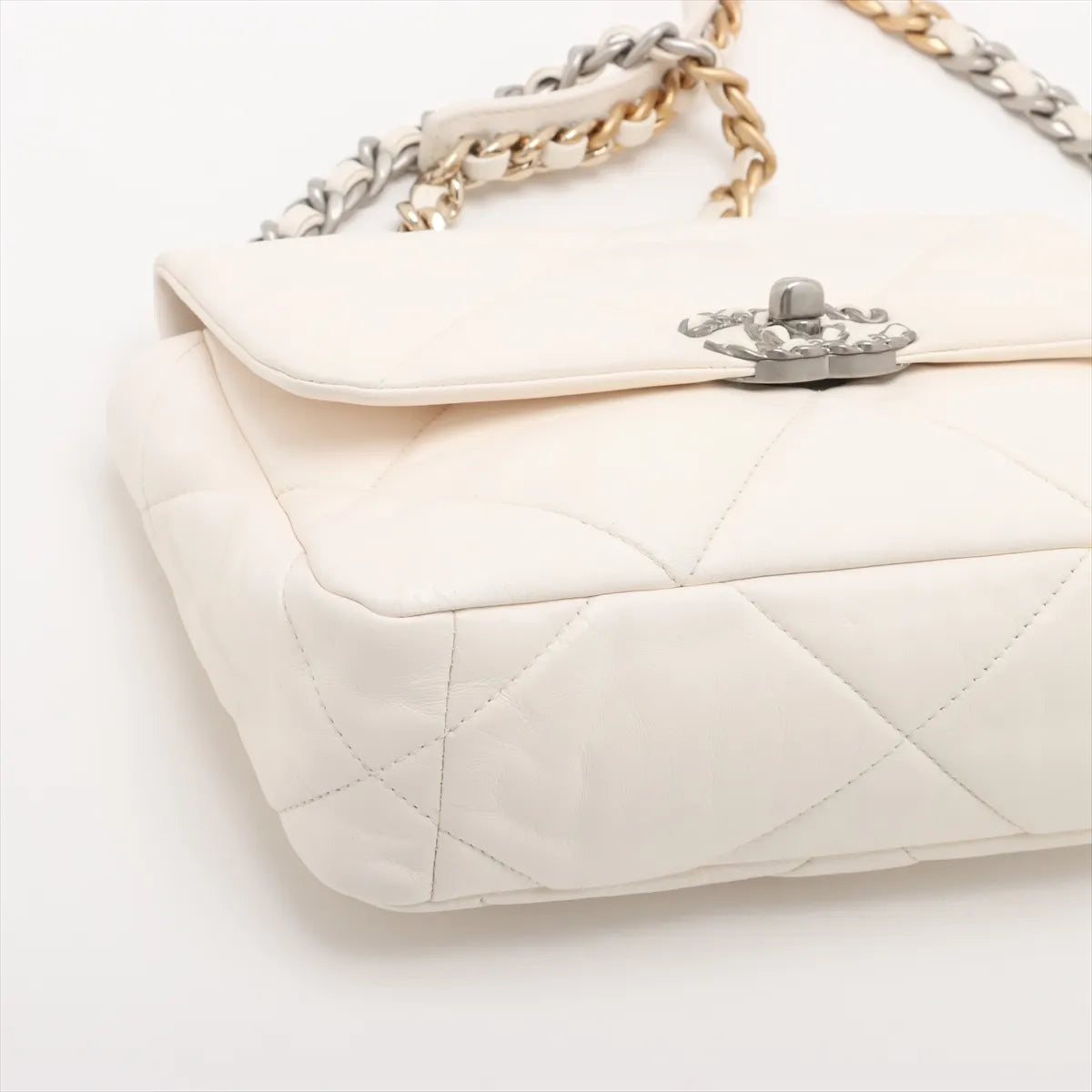 Chanel 19 Lambskin Chain Shoulder Bag White