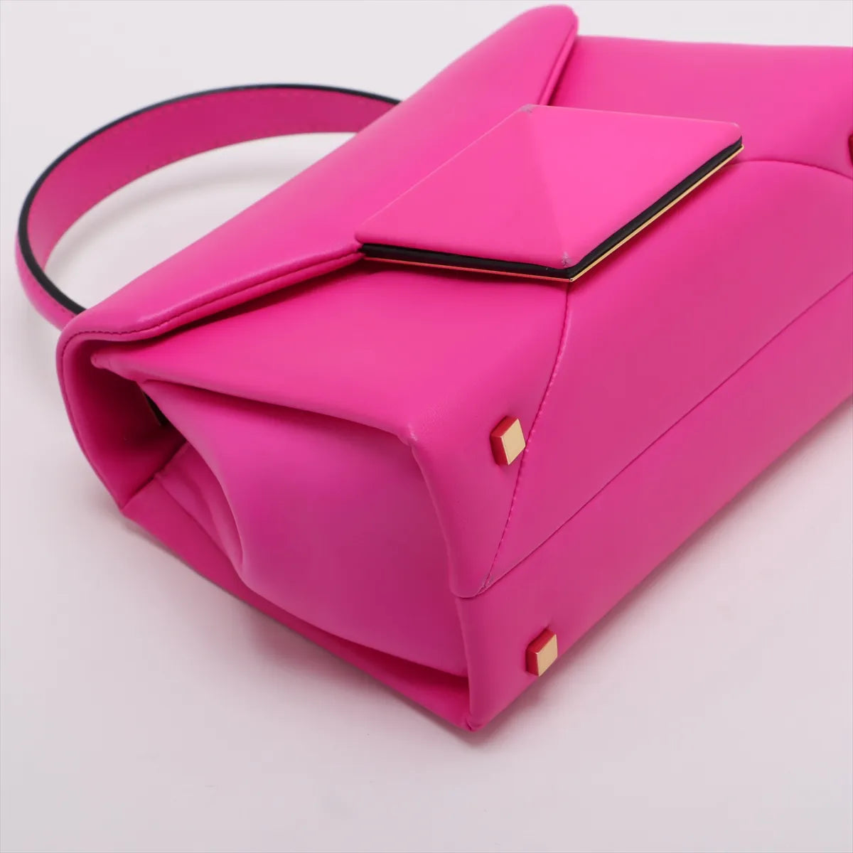 Valentino Garavani One Stud Two-Way Handbag Pink