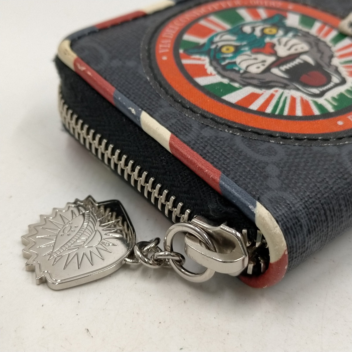 Gucci GG Supreme Tiger Patch Zip Coin Wallet — detail 8