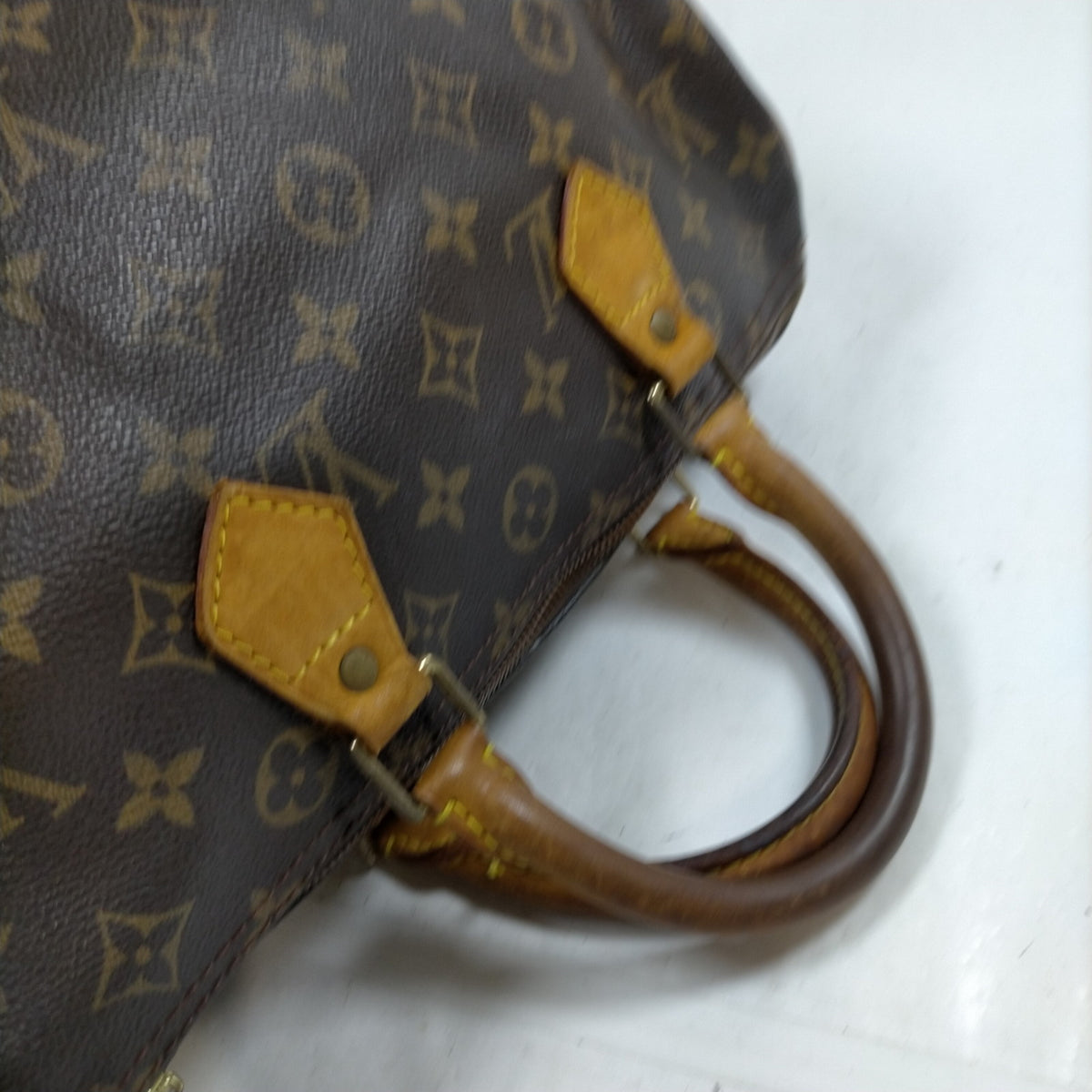 Louis Vuitton Monogram Speedy 30 Bag — detail 3