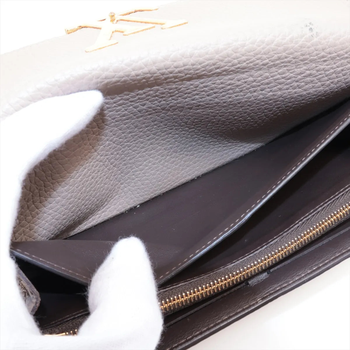 Louis Vuitton Taurillon Capucines Long Wallet Galet