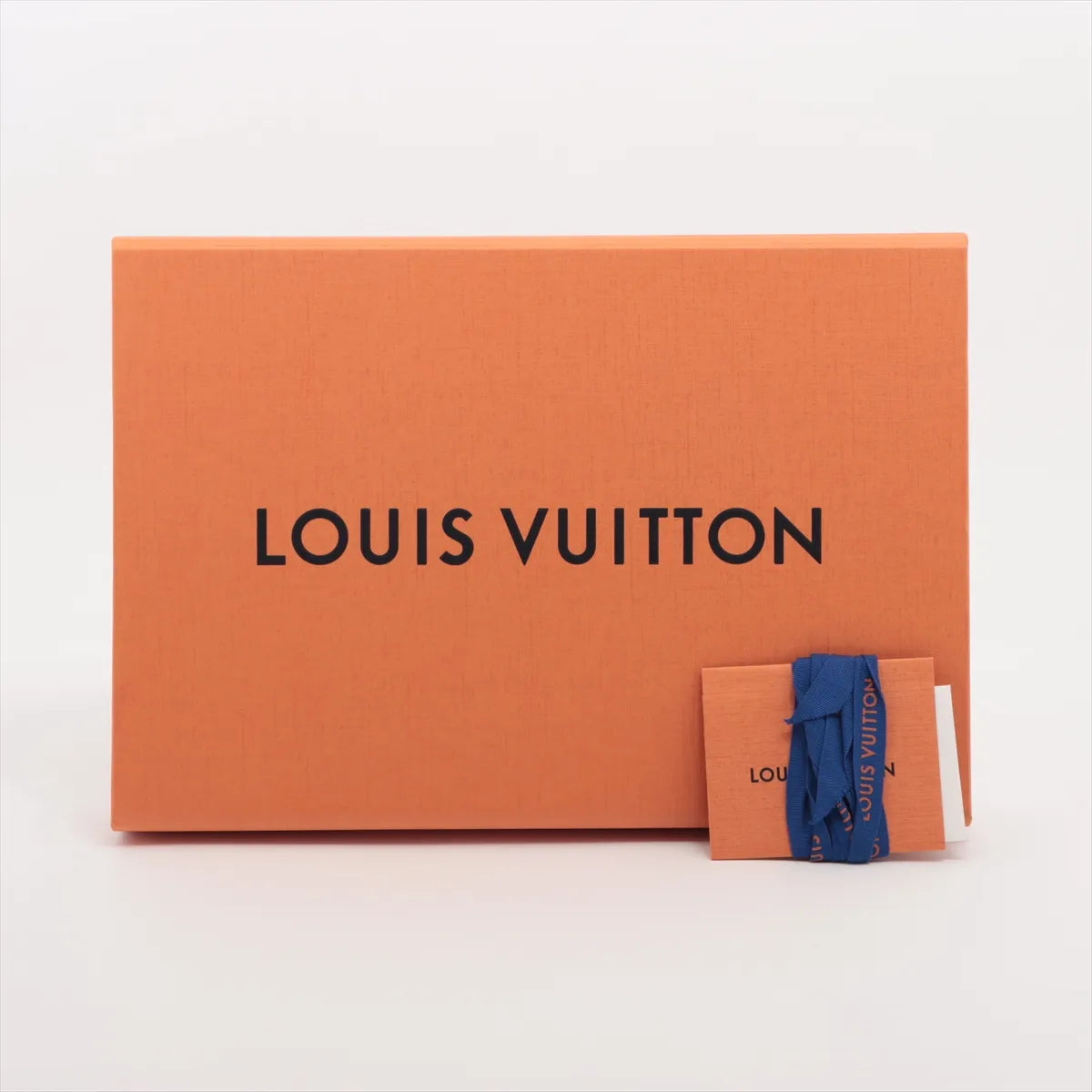 Louis Vuitton LV Medallion Scarf Noir x White