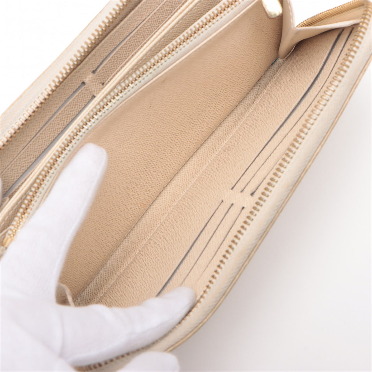 Top rated Louis Vuitton Damier Azur Zippy Wallet