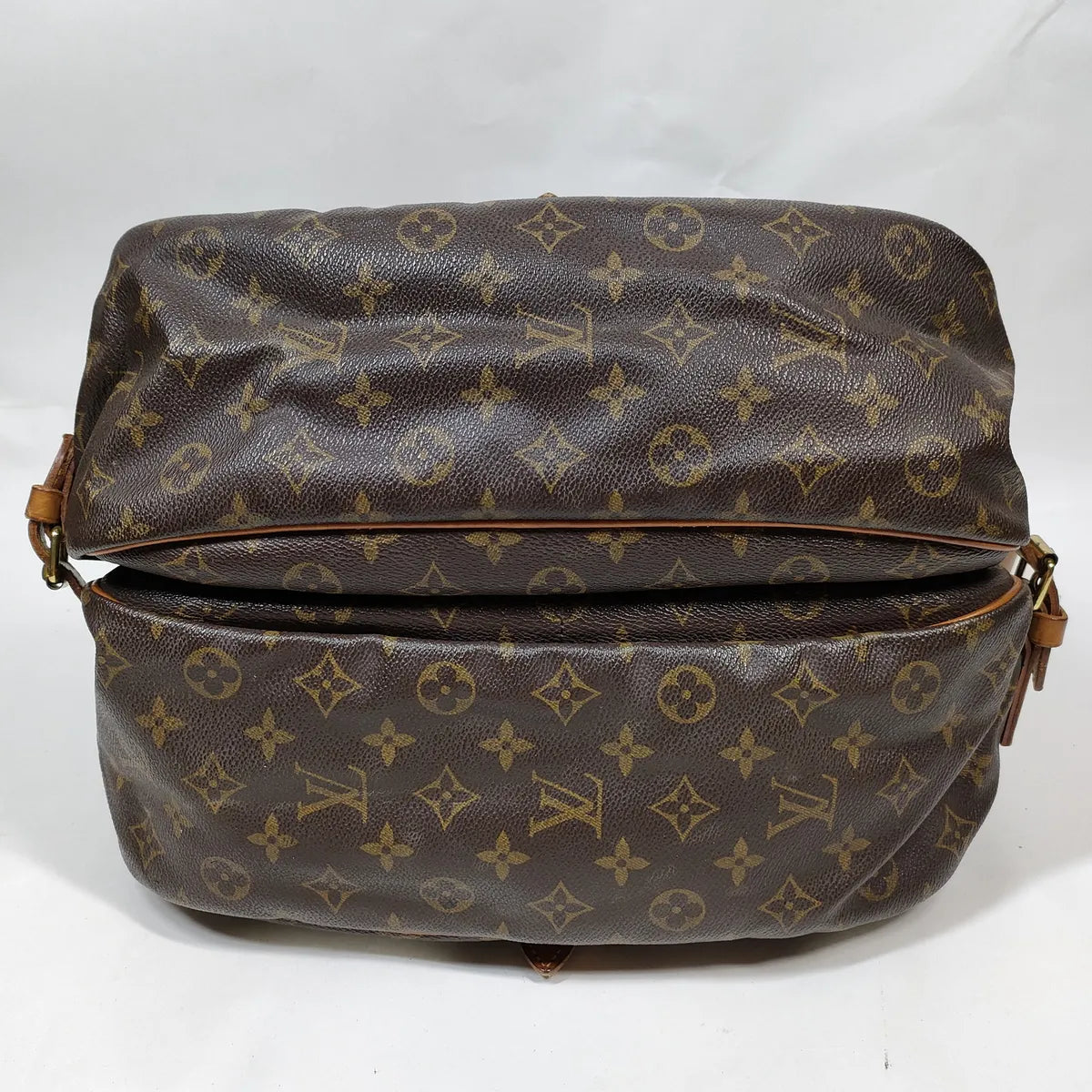Louis Vuitton Monogram Saumur 35 — product photo 5