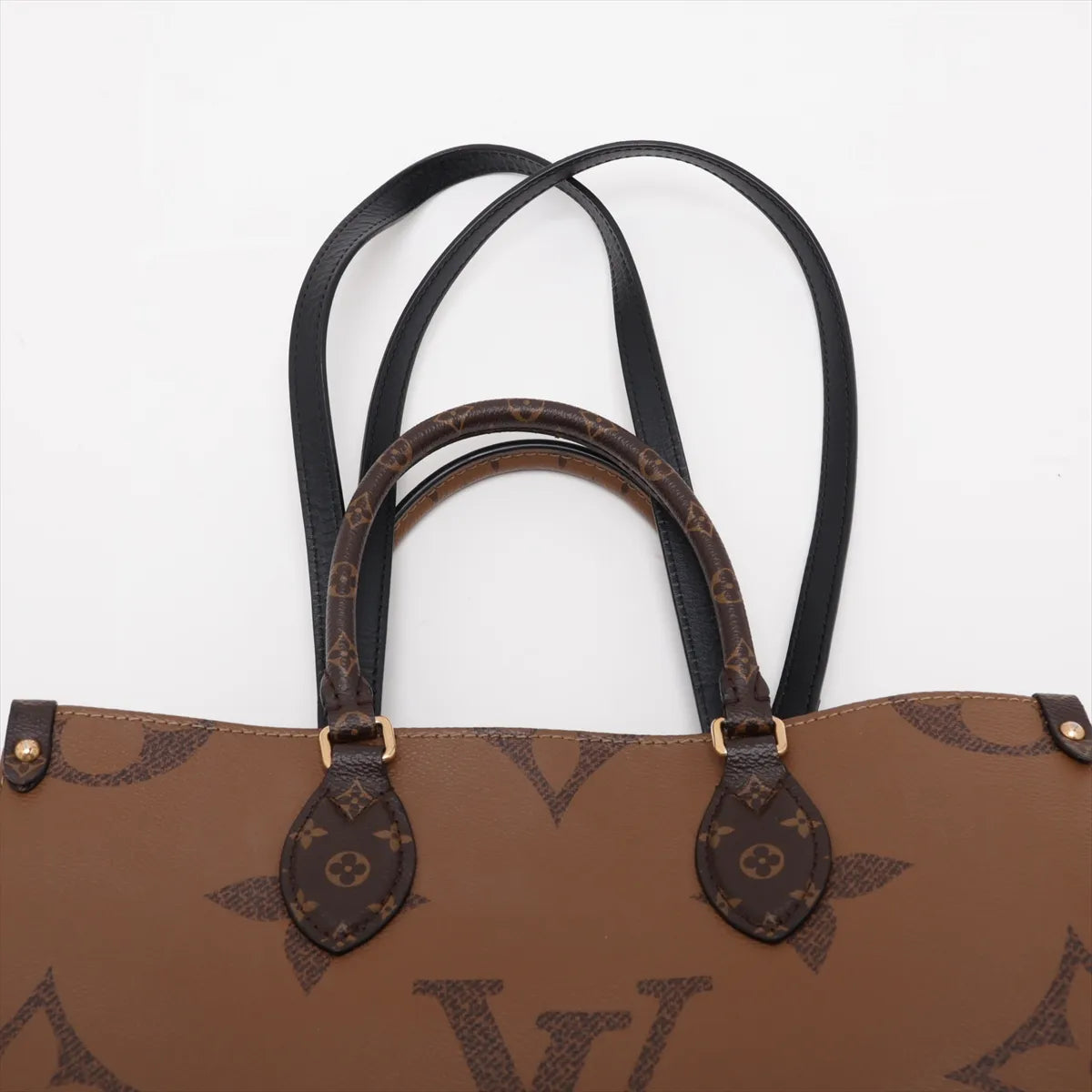 Louis Vuitton Giant Monogram Reverse OnTheGo MM Tote Bag