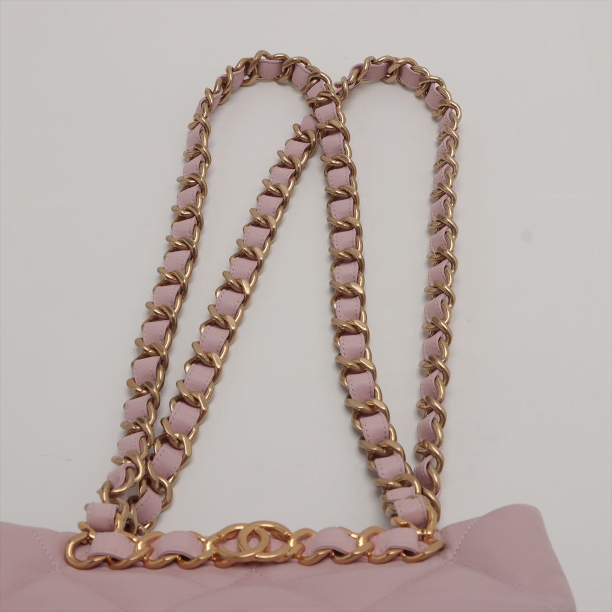 Chanel CC Logo Matelasse Lambskin Chain Shopping Tote Bag Pink