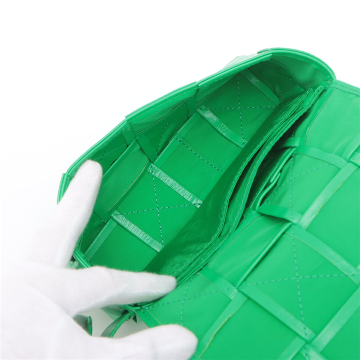 Bottega Veneta Maxi Intrecciato Cassette Leather Sling Bag Green * PREORDER *