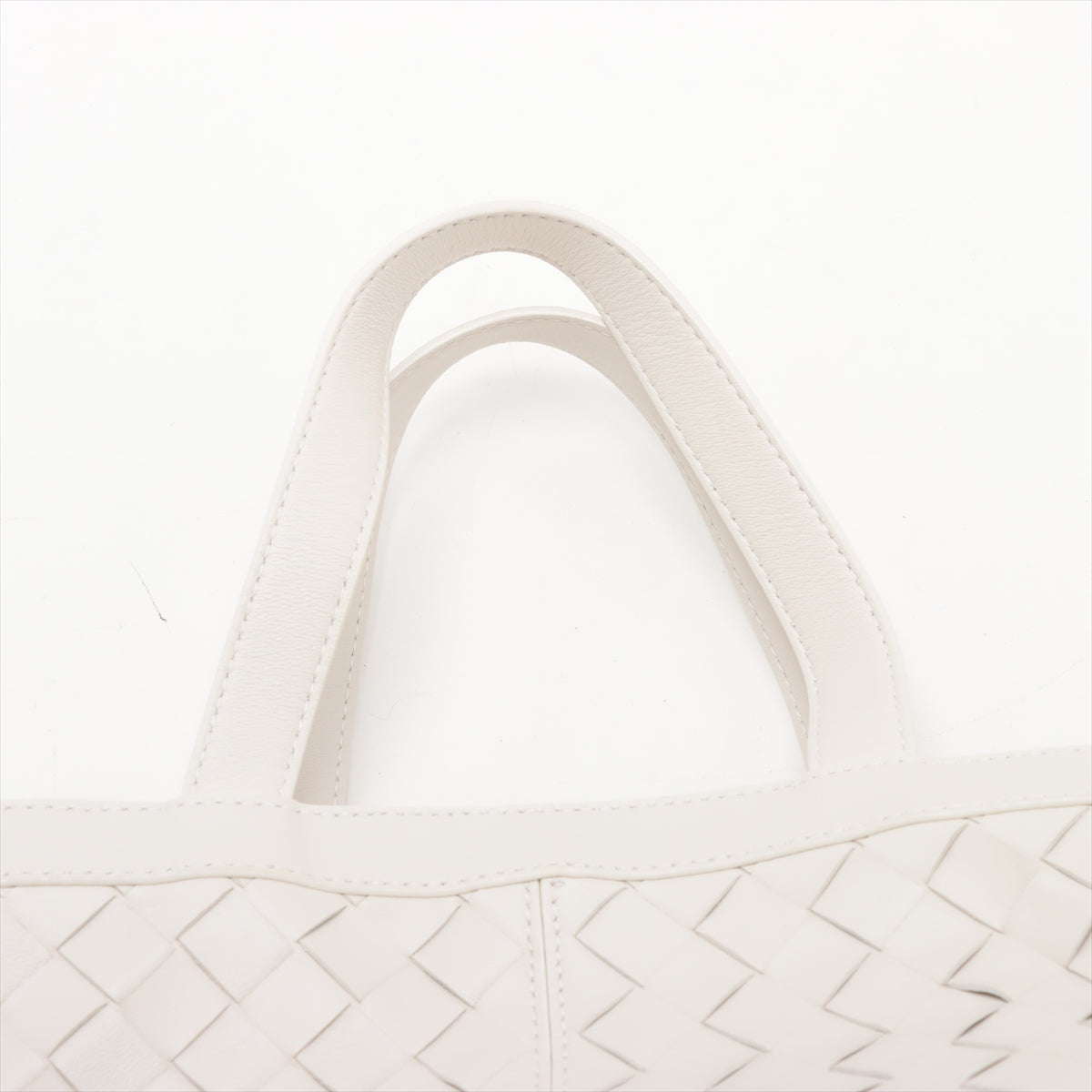 Bottega Veneta Intrecciato Leather Handbag White * PREORDER *