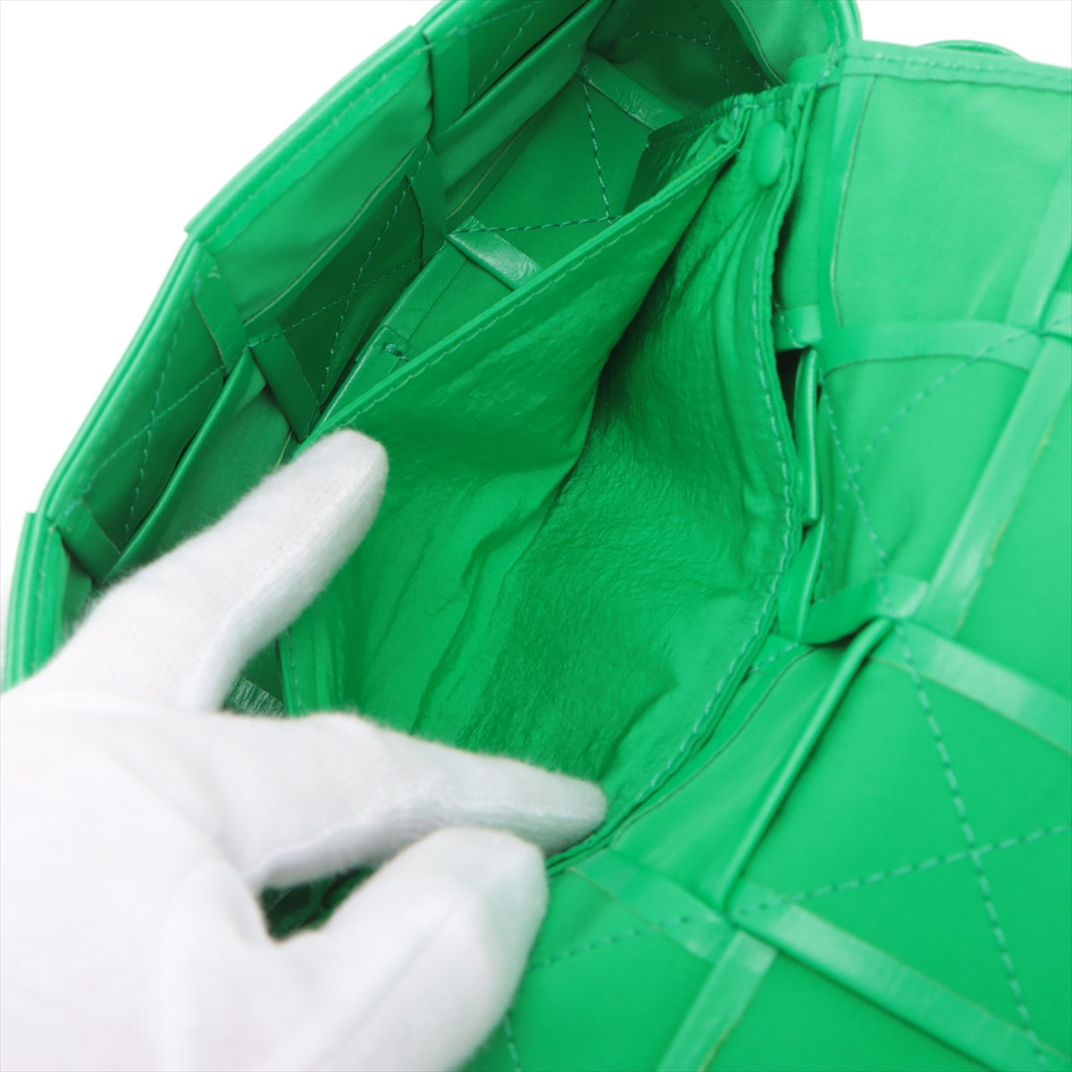 Bottega Veneta Maxi Intrecciato Cassette Leather Sling Bag Green * PREORDER *