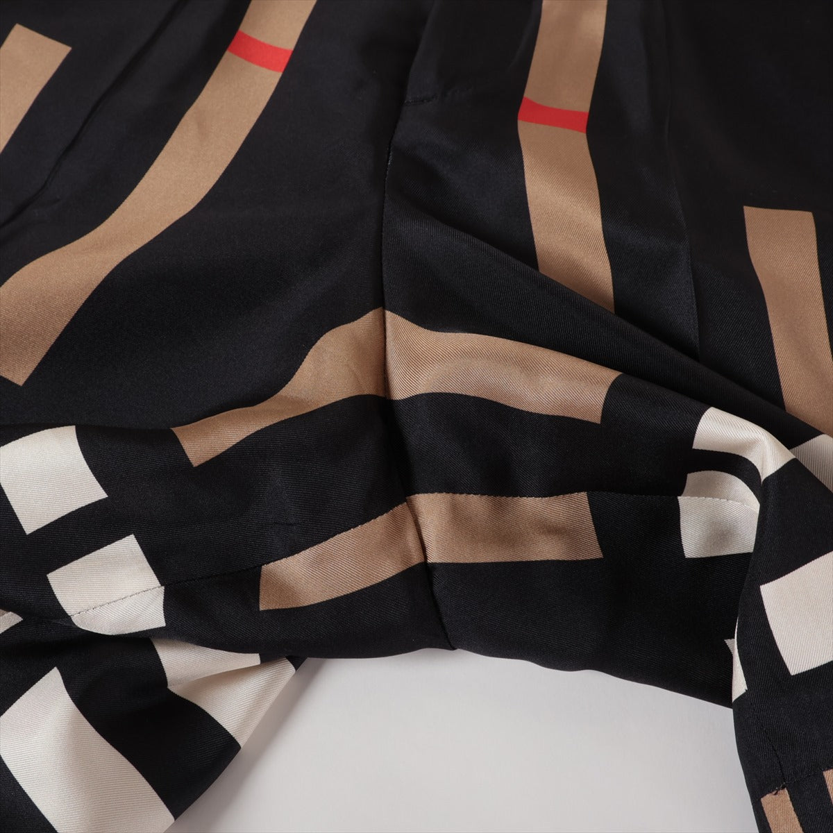 Burberry Tisci Period Check Silk Short Pants Black