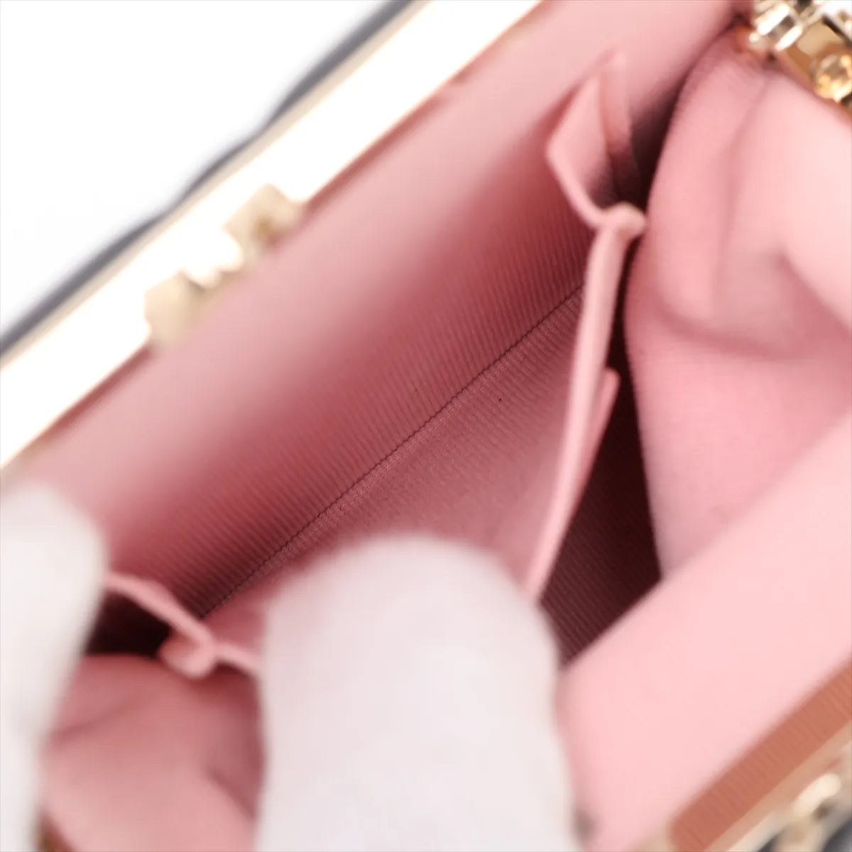 Chanel CC Logo Matelasse Lambskin Chain Shoulder Bag Black — product photo 7
