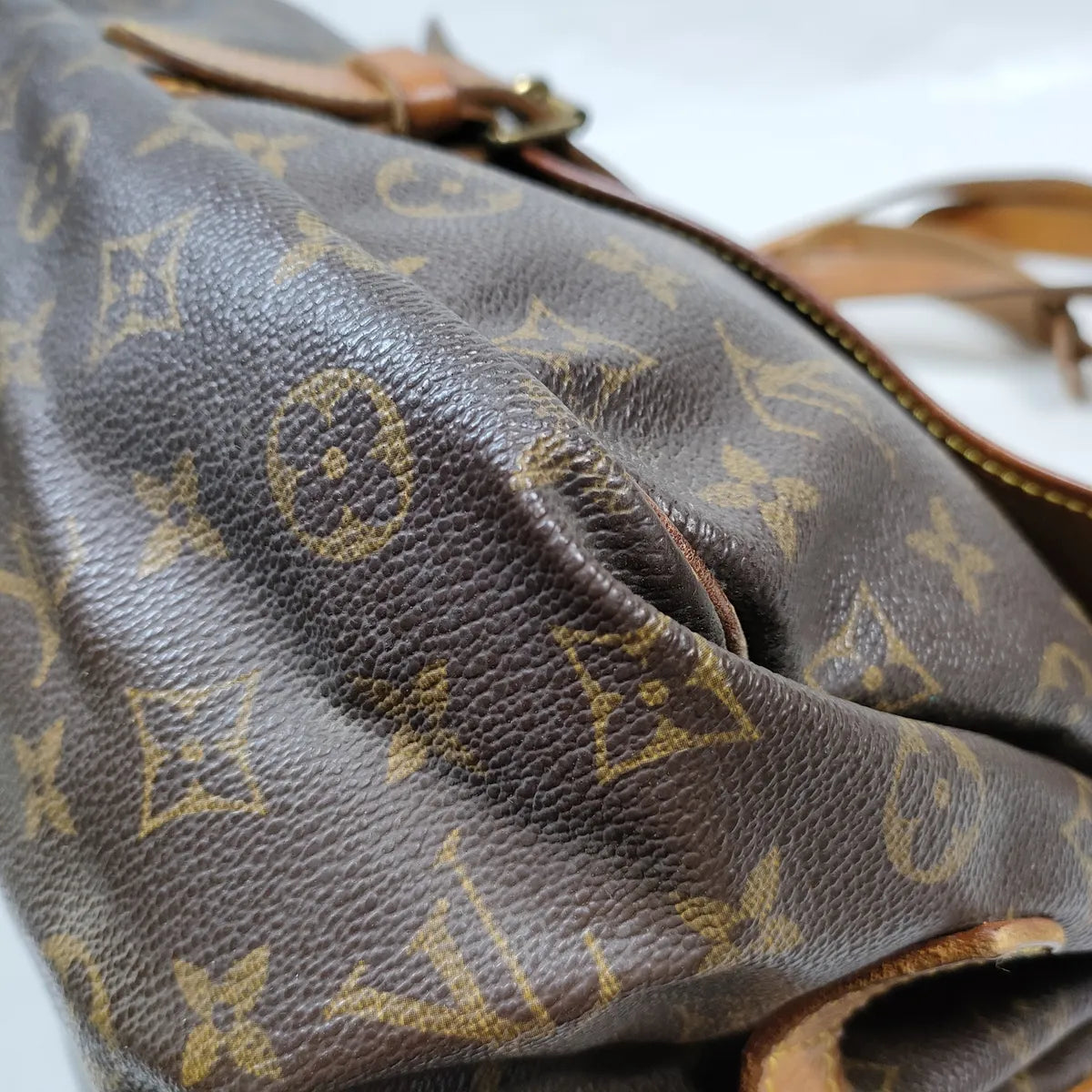 Louis Vuitton Monogram Saumur 35 — product photo 6