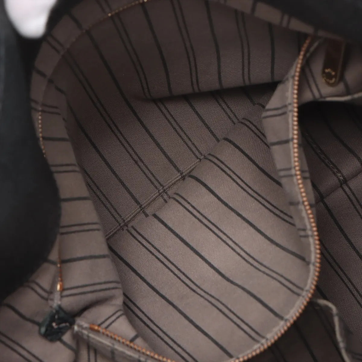 Louis Vuitton Monogram Empreinte Artsy MM