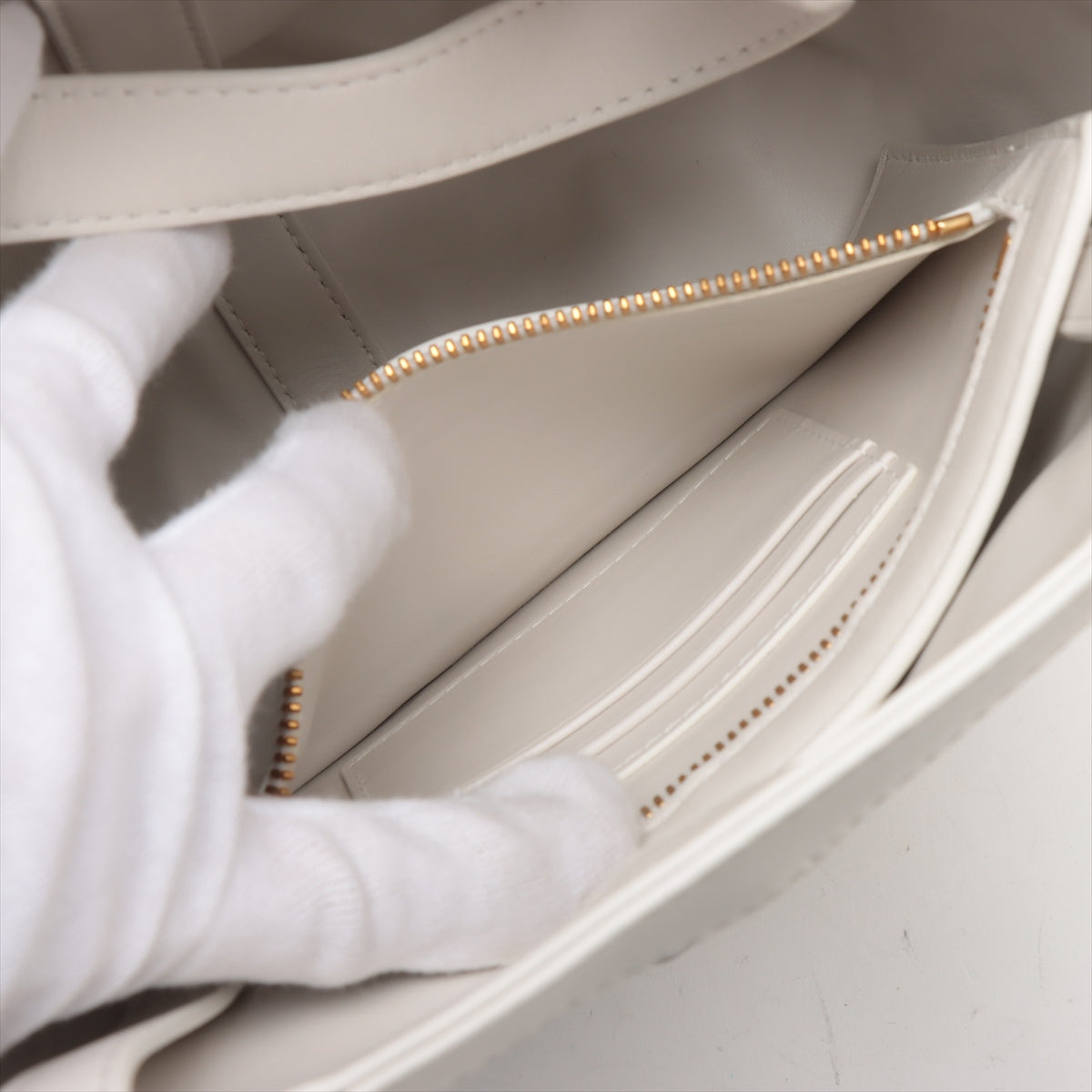 Bottega Veneta Intrecciato Leather Handbag White * PREORDER *