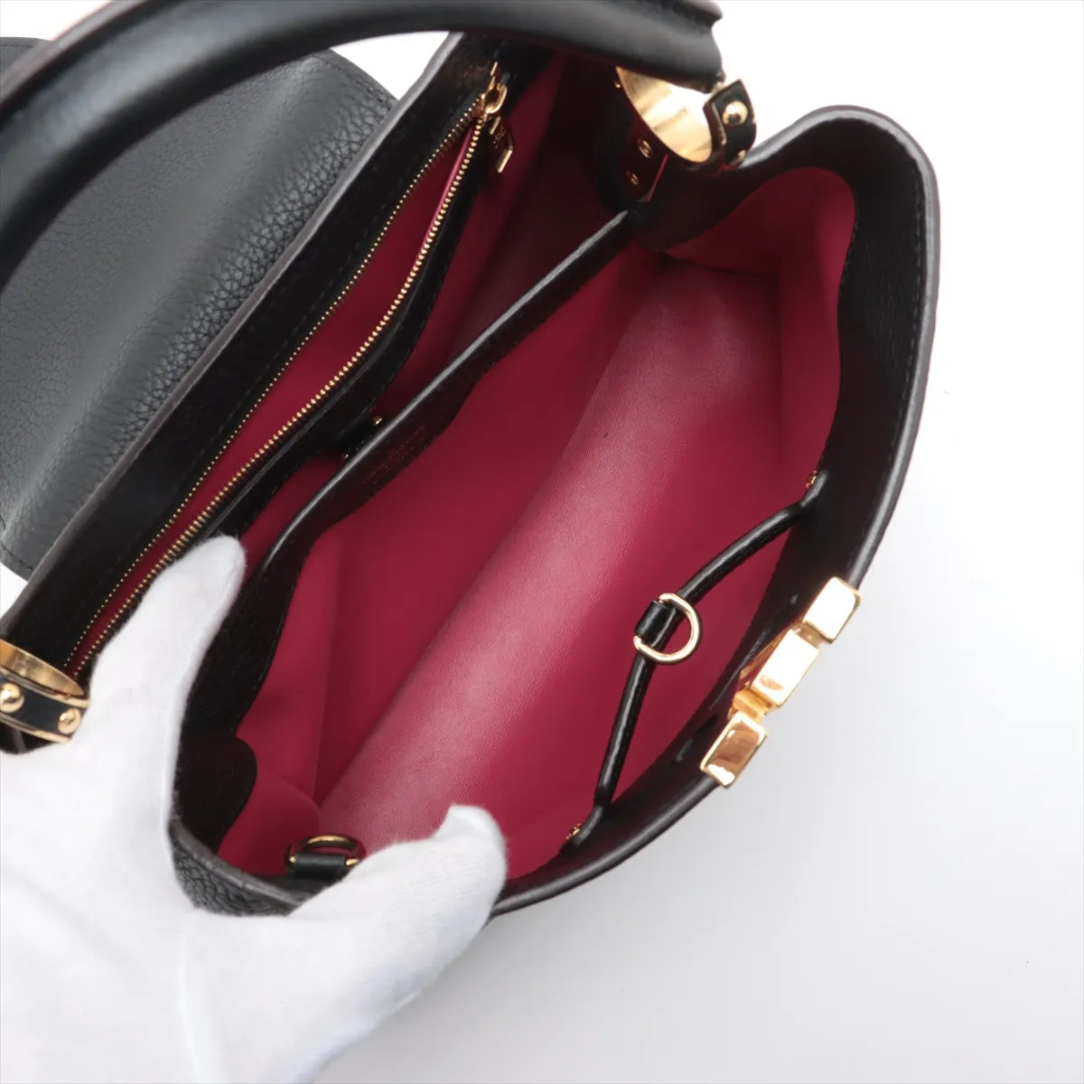 Louis Vuitton Taurillon Capucines PM Black