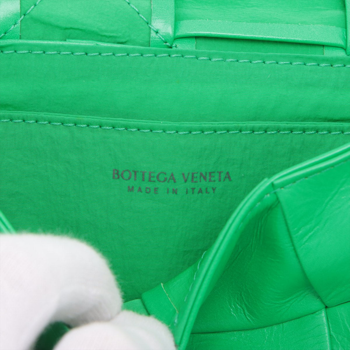 Bottega Veneta Maxi Intrecciato Cassette Leather Sling Bag Green * PREORDER *