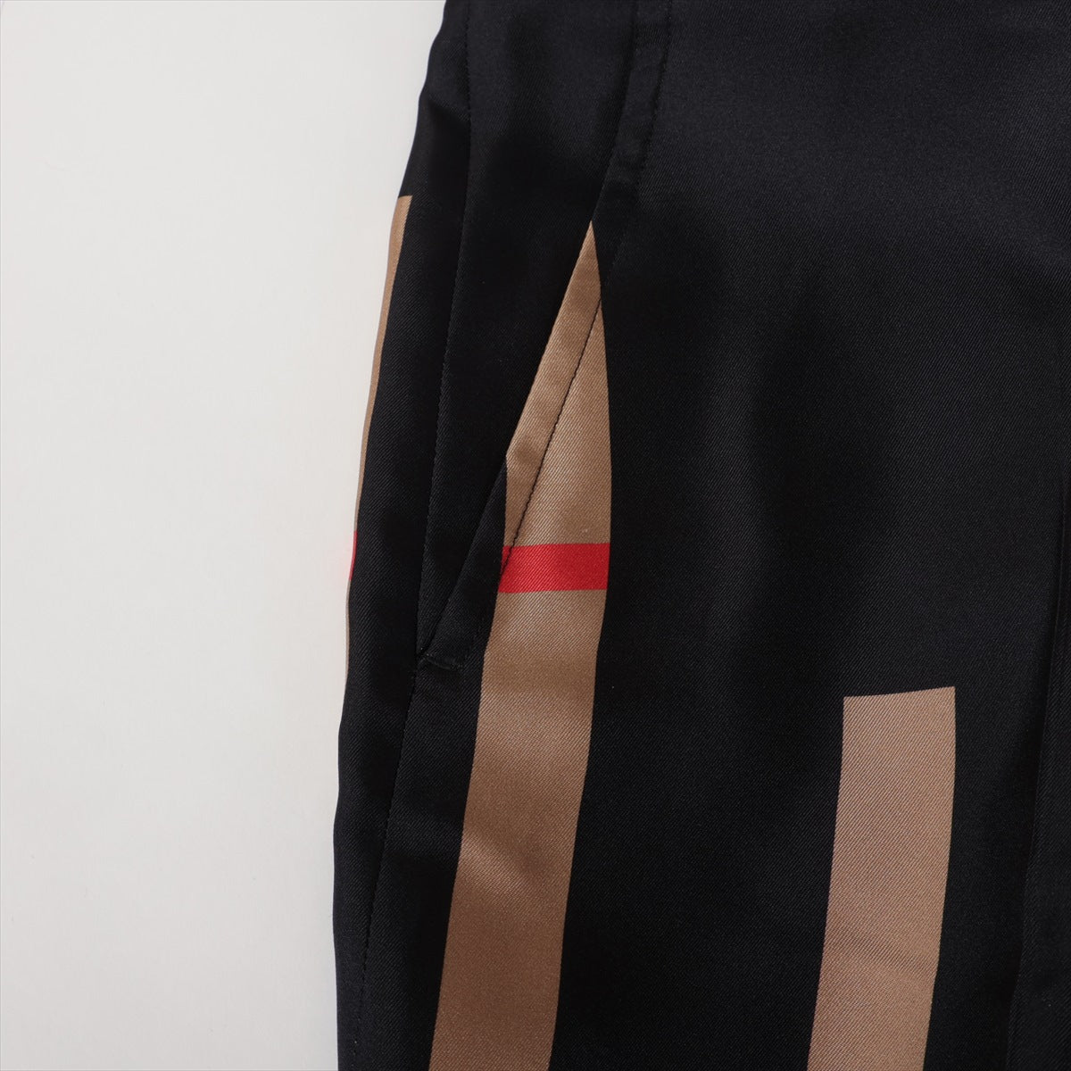 Burberry Tisci Period Check Silk Short Pants Black