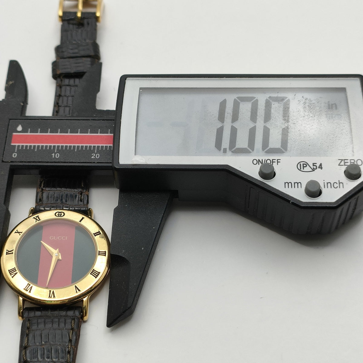 Gucci Watch 3000.2L 25mm Red X Black