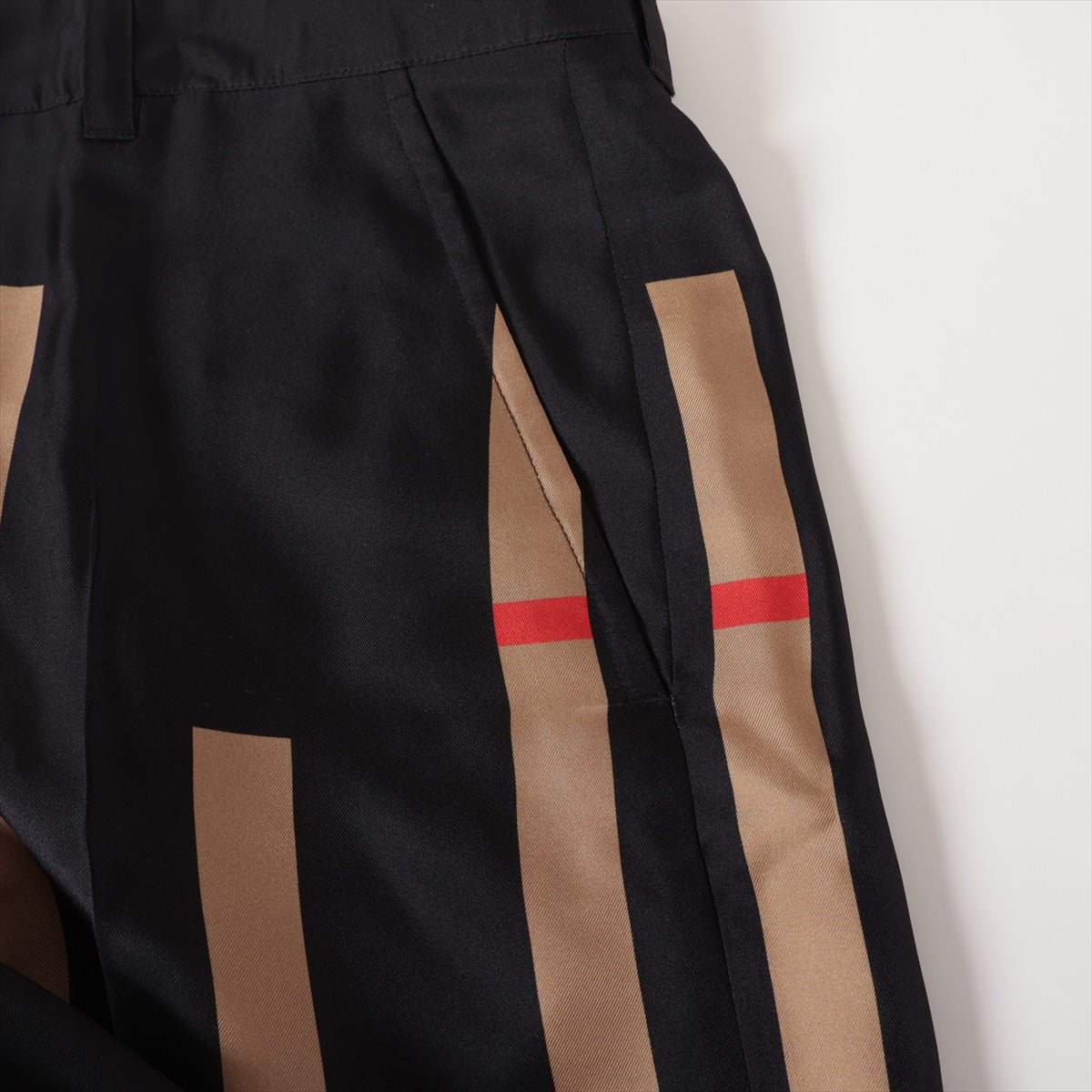 Burberry Tisci Period Check Silk Short Pants Black
