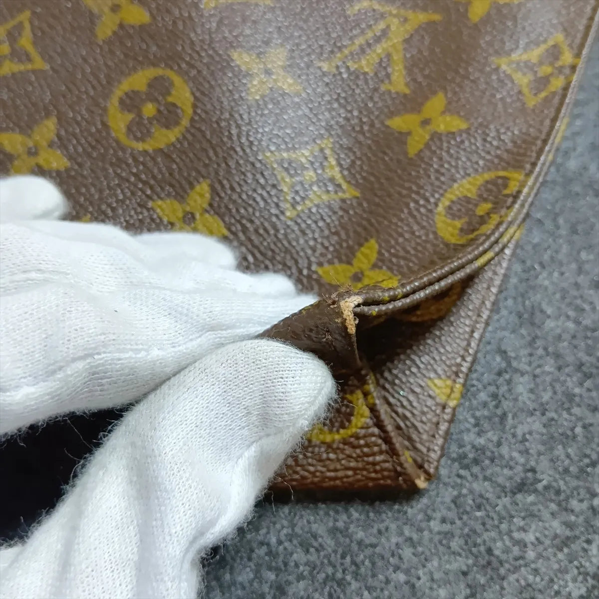 Louis Vuitton Monogram Pochette Toilette 26