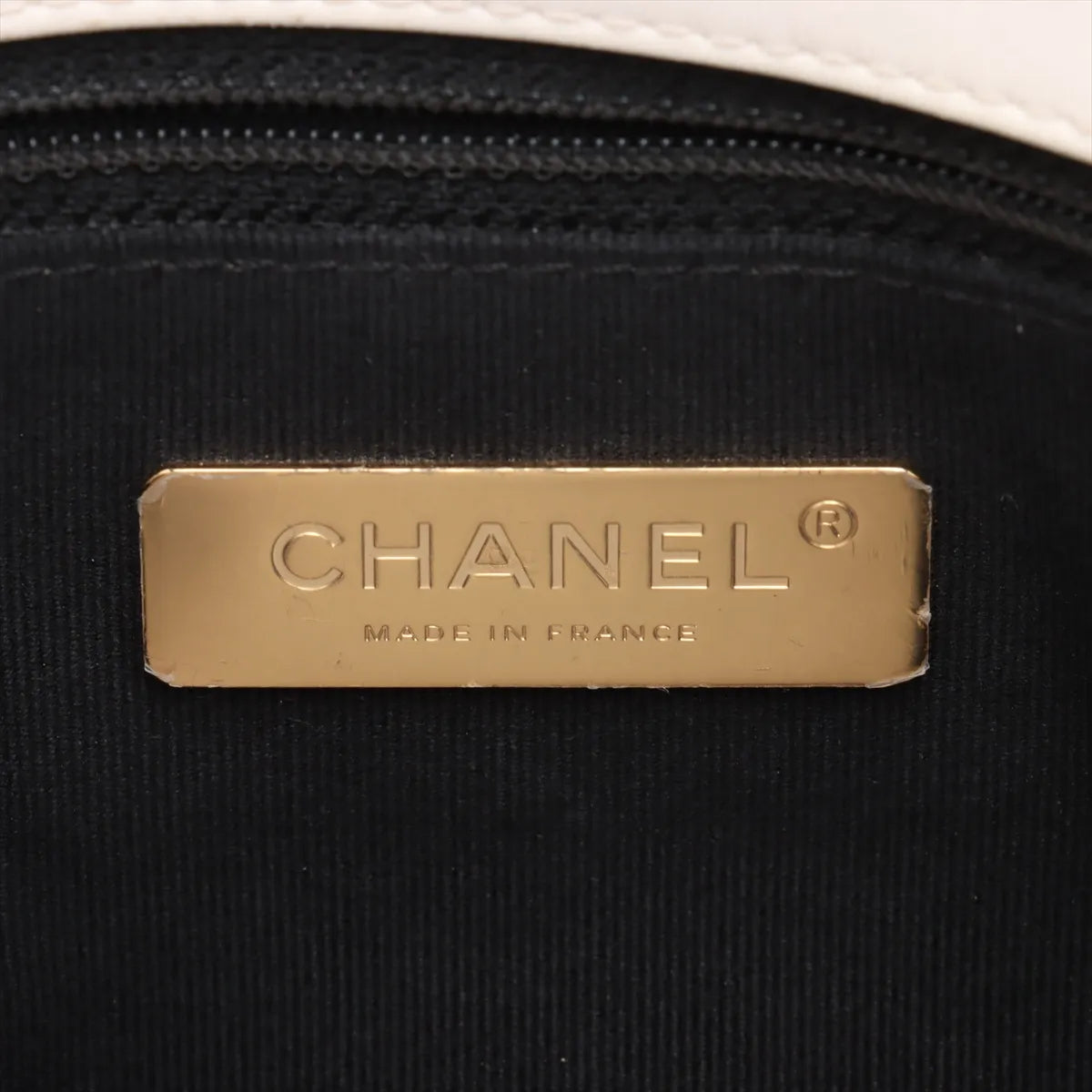 Chanel 19 Lambskin Chain Shoulder Bag White