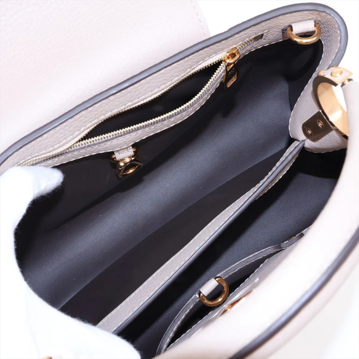 Louis Vuitton Capucines PM Beige