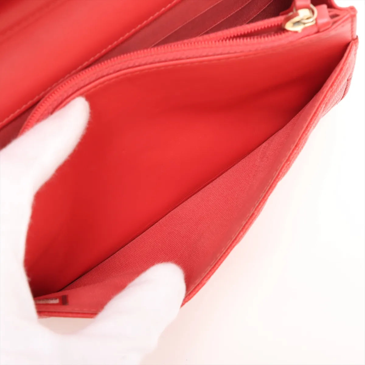 Chanel CC Logo Filigree Caviar Skin Chain Wallet Bag Red