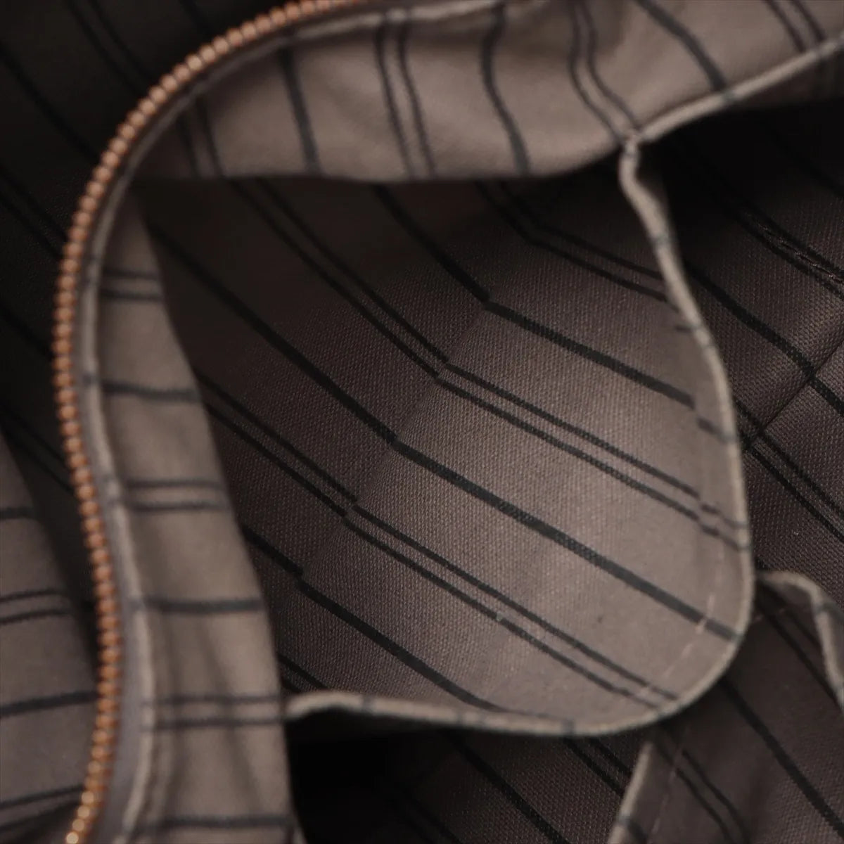 Louis Vuitton Monogram Empreinte Artsy MM