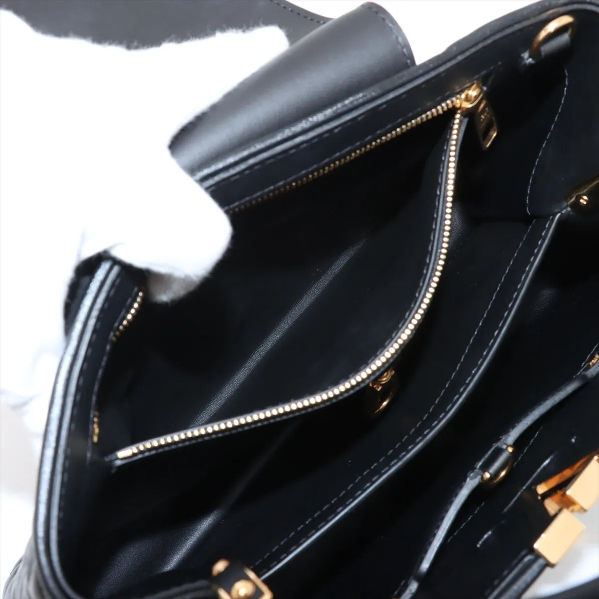 Louis Vuitton Monogram Flower Capucines MM Black